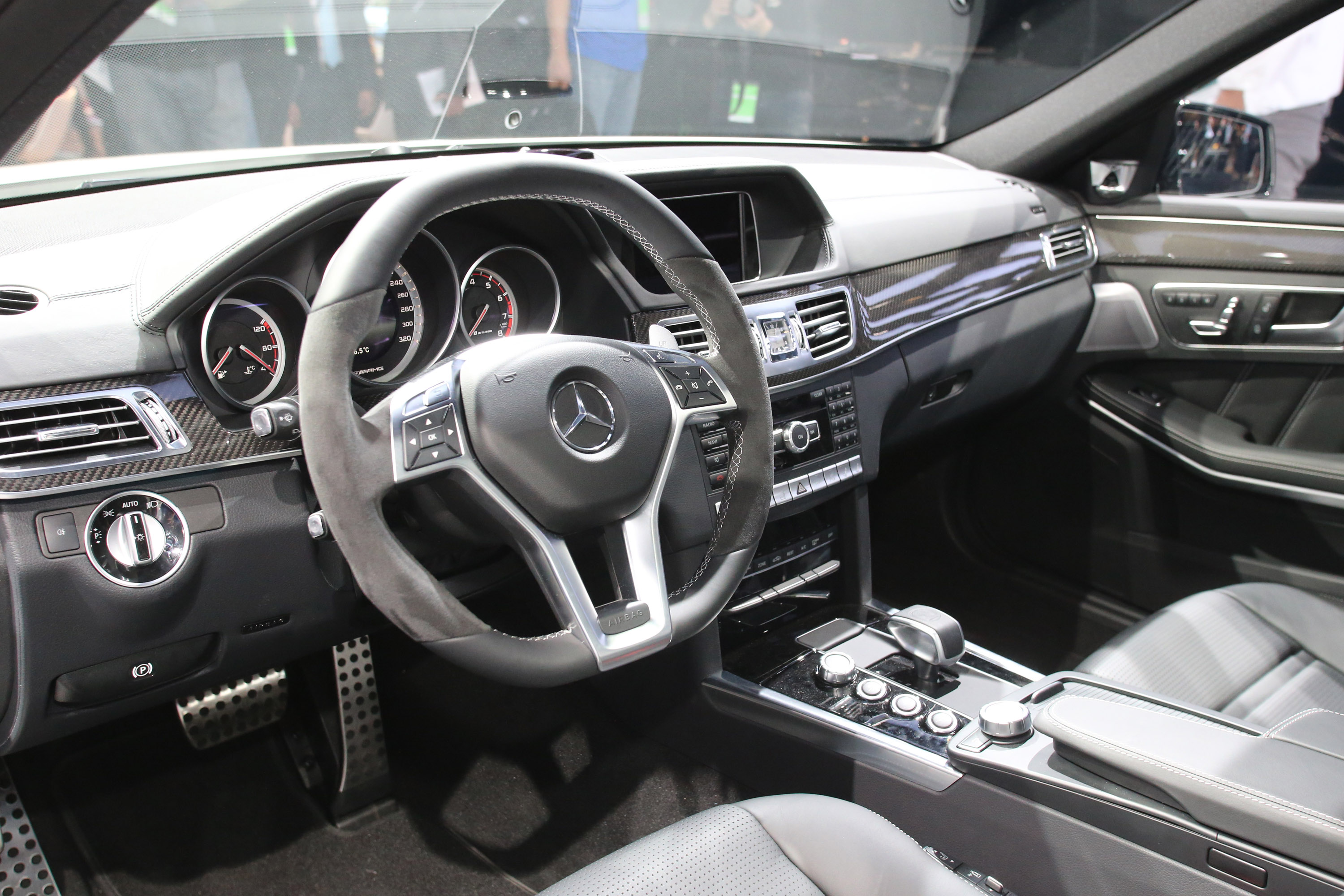 Mercedes-Benz E 63 AMG photo #18
