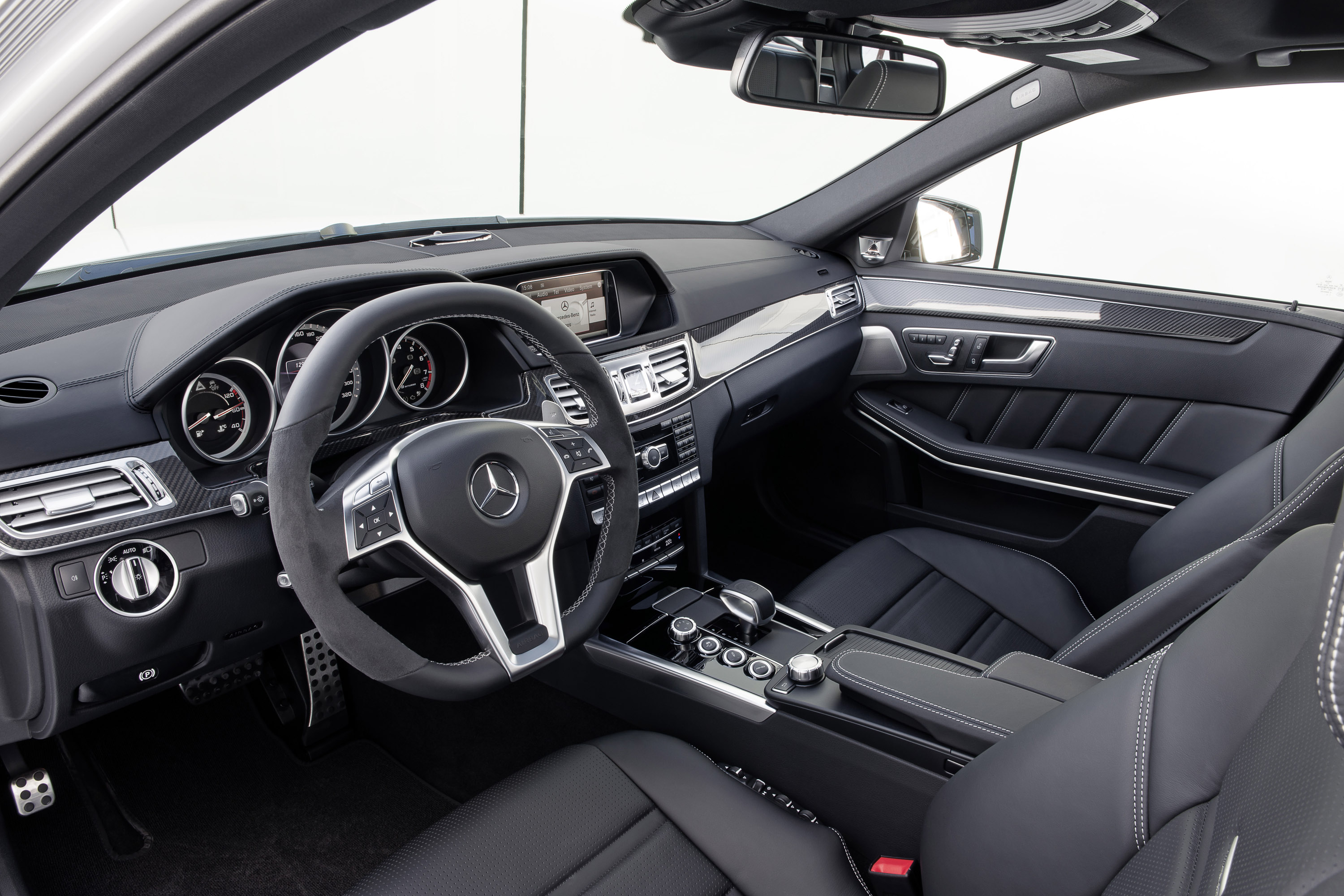 Mercedes-Benz E 63 AMG photo #19