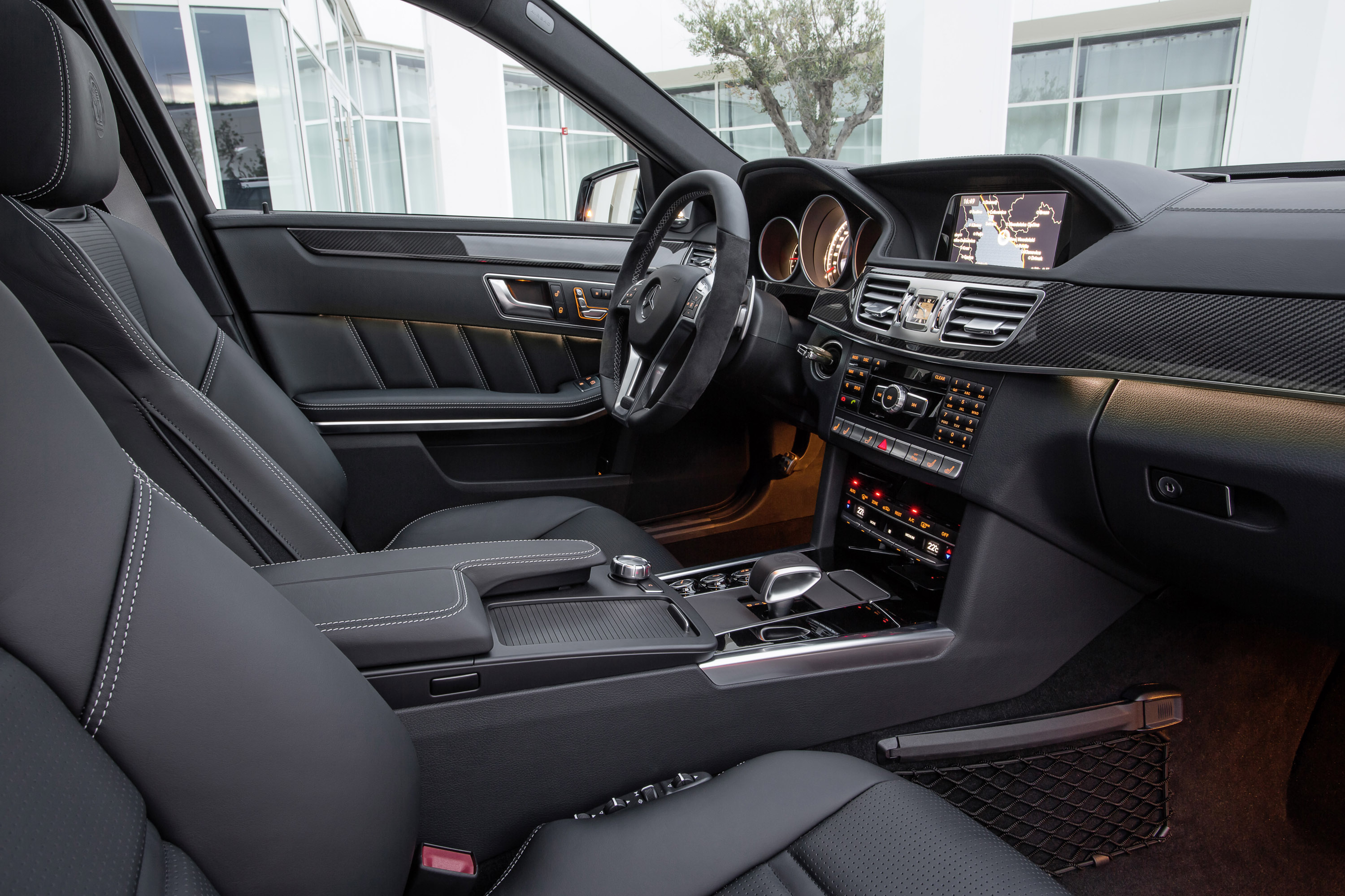 Mercedes-Benz E 63 AMG photo #20
