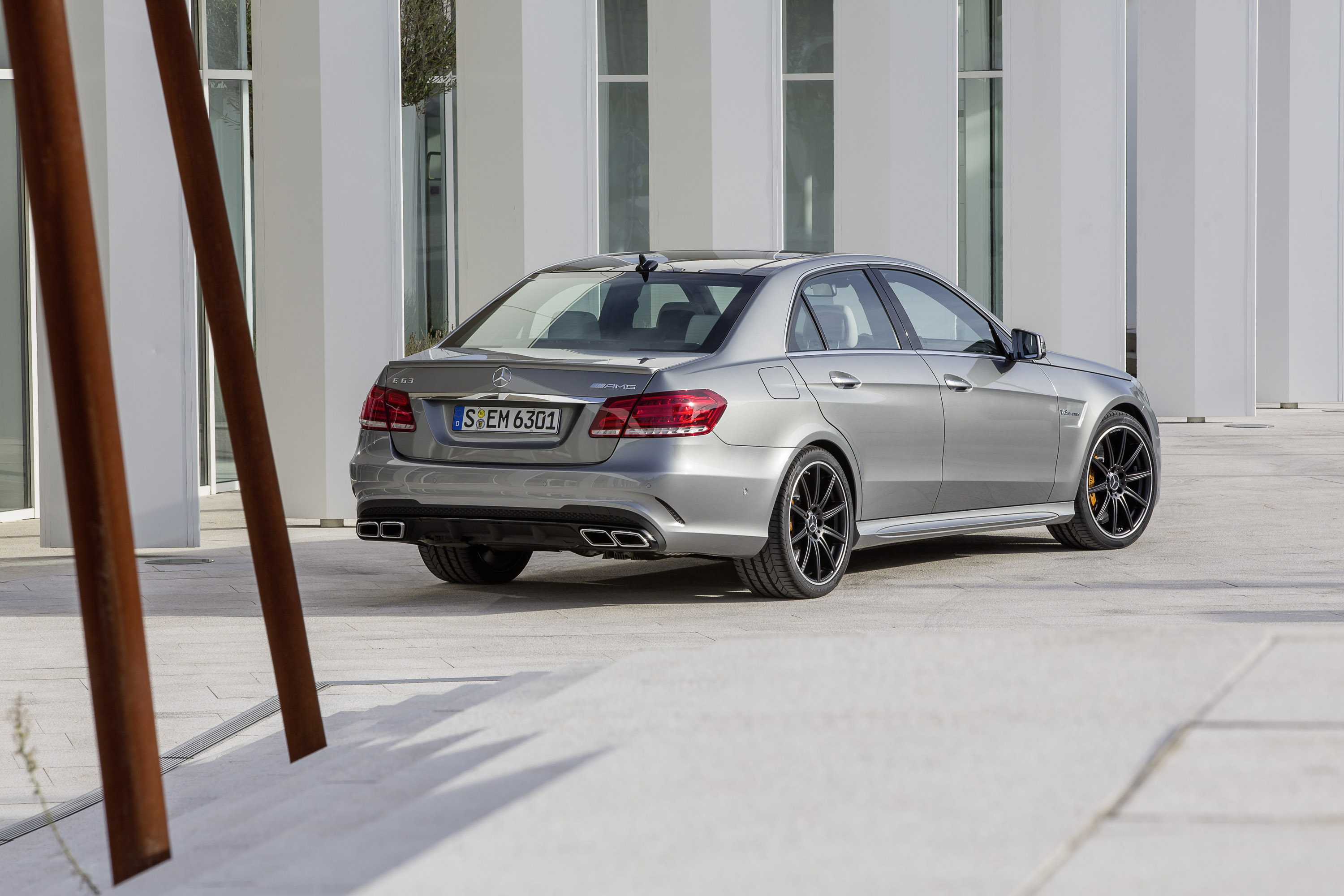 Mercedes-Benz E 63 AMG photo #28