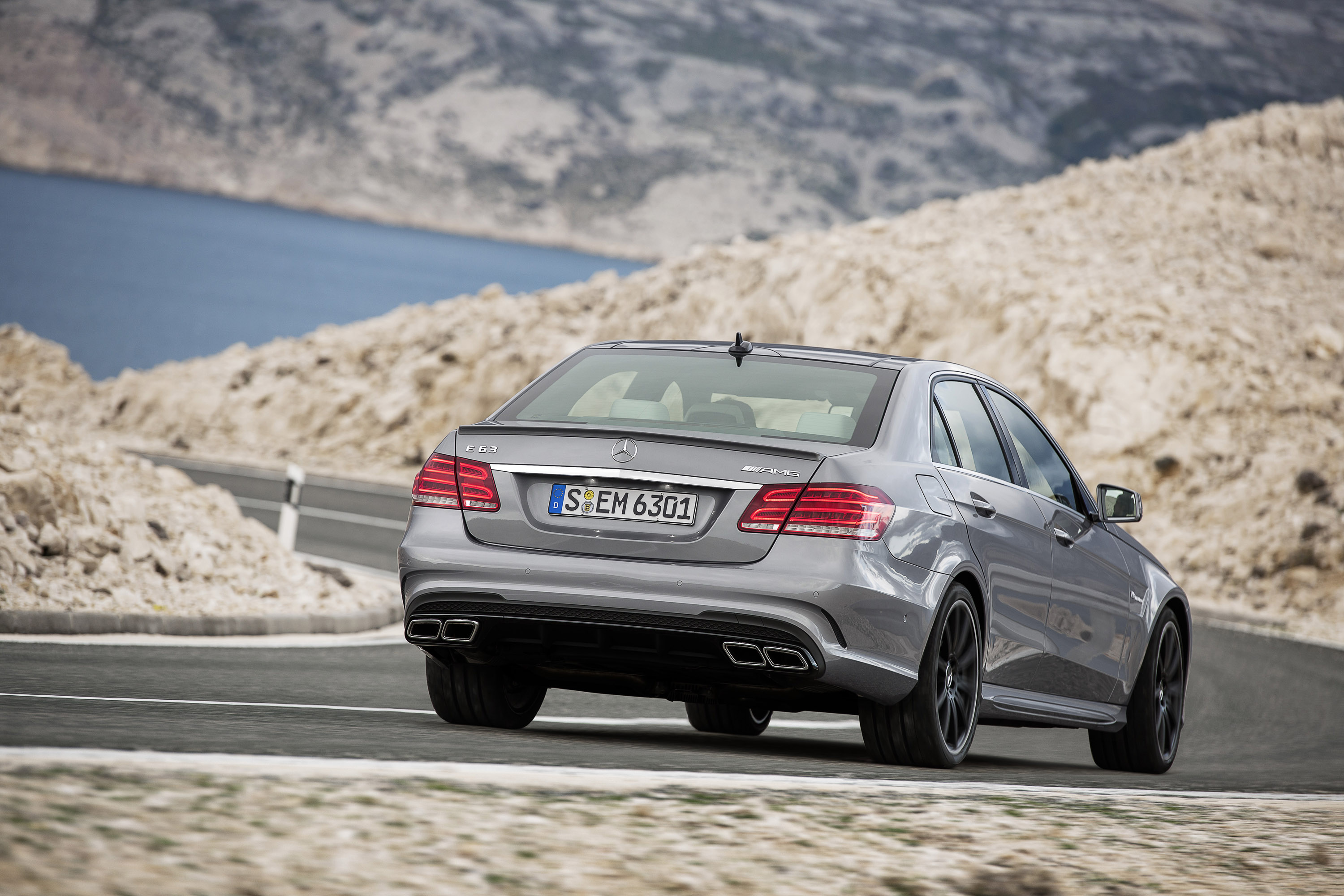 Mercedes-Benz E 63 AMG photo #30