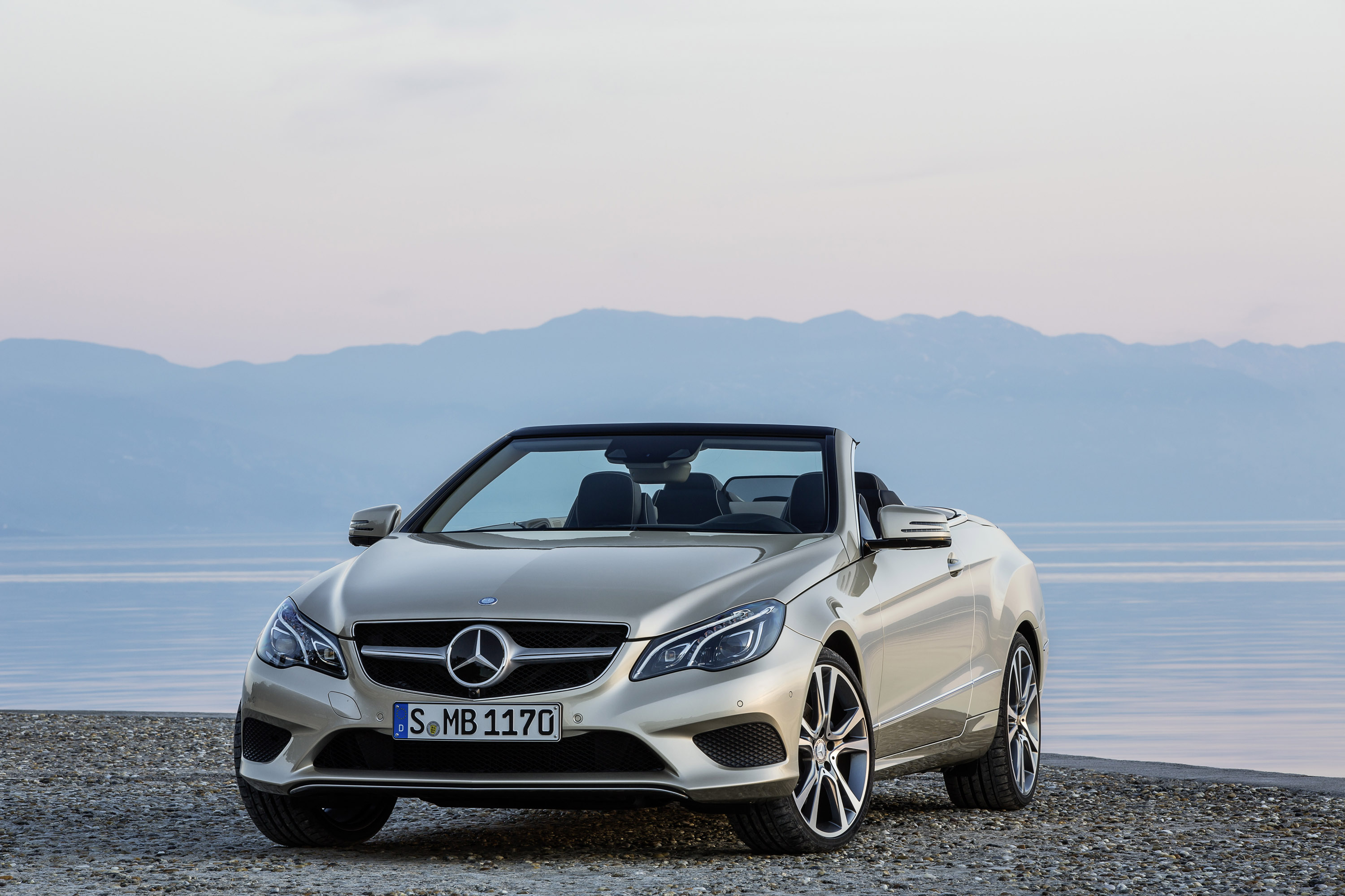 Mercedes-Benz E-Class Cabriolet photo #1