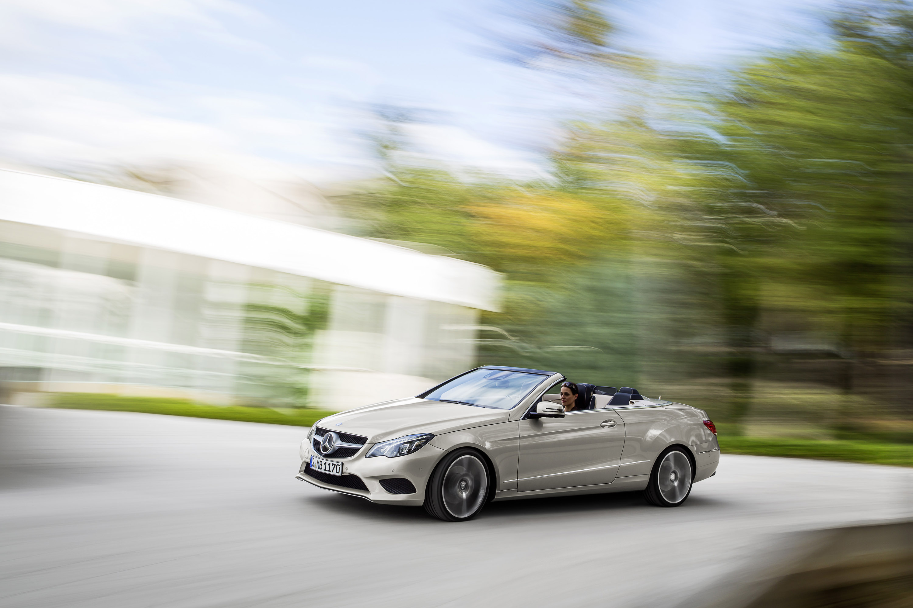 Mercedes-Benz E-Class Cabriolet photo #16