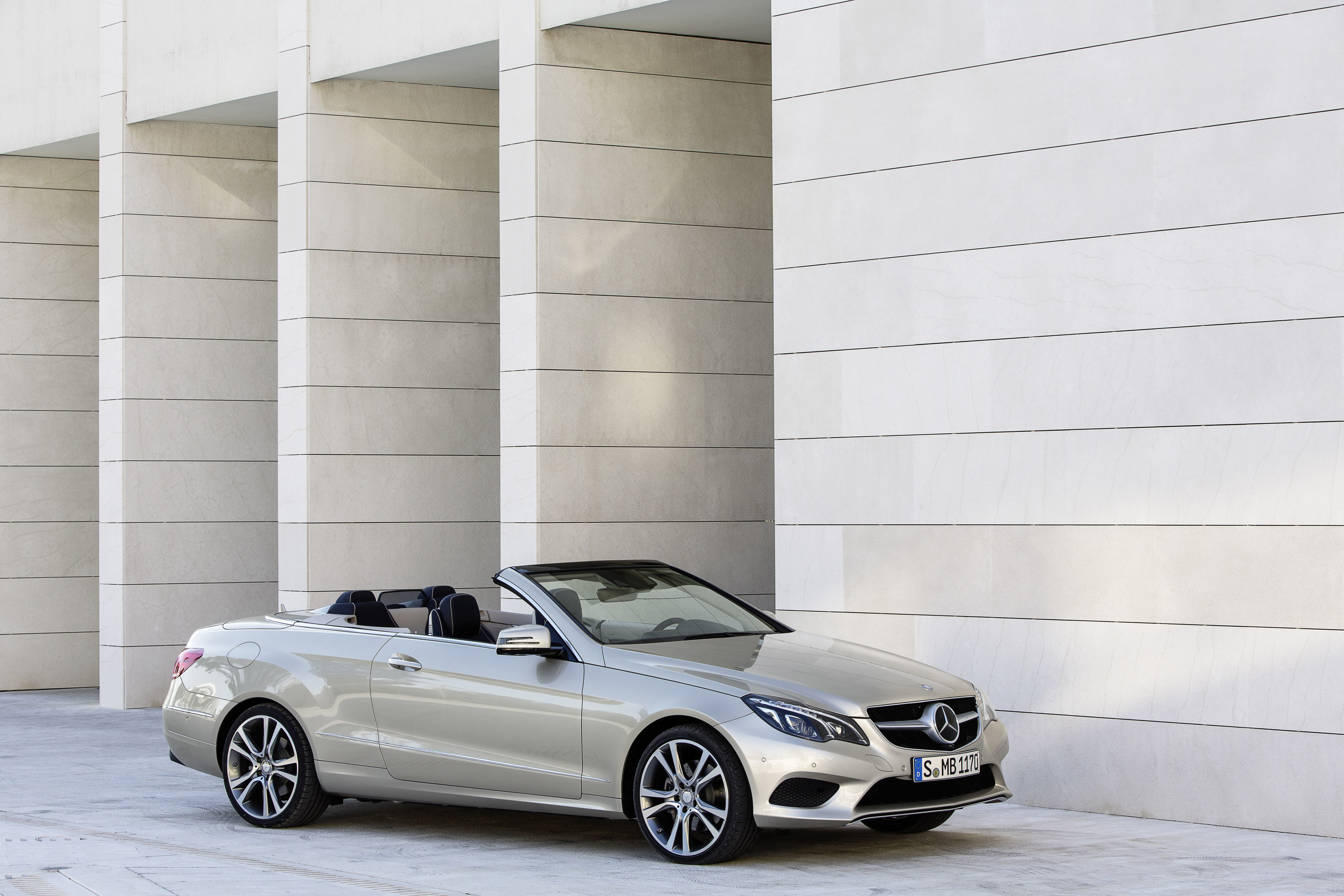 Mercedes-Benz E-Class Cabriolet photo #18