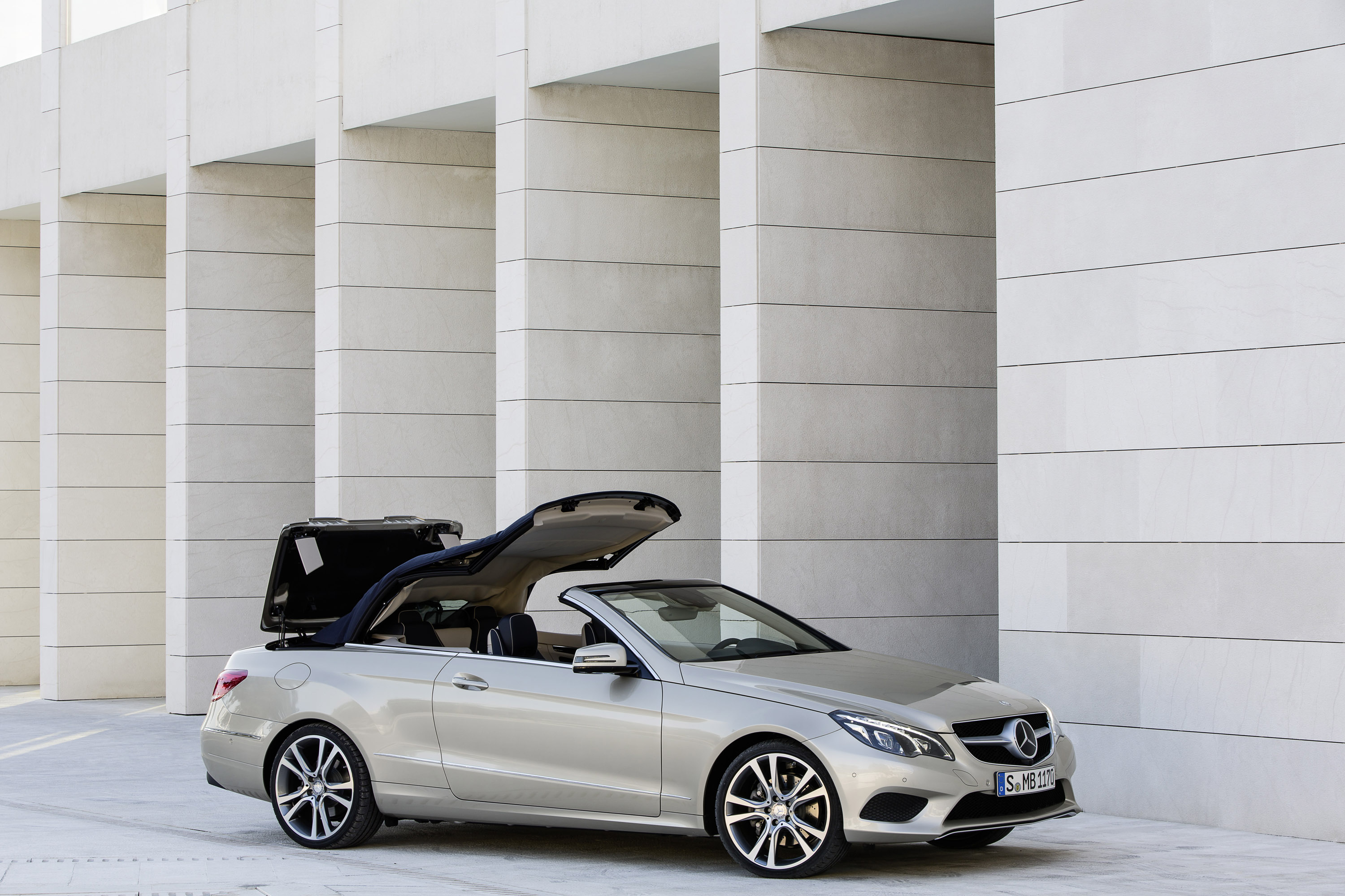 Mercedes-Benz E-Class Cabriolet photo #20