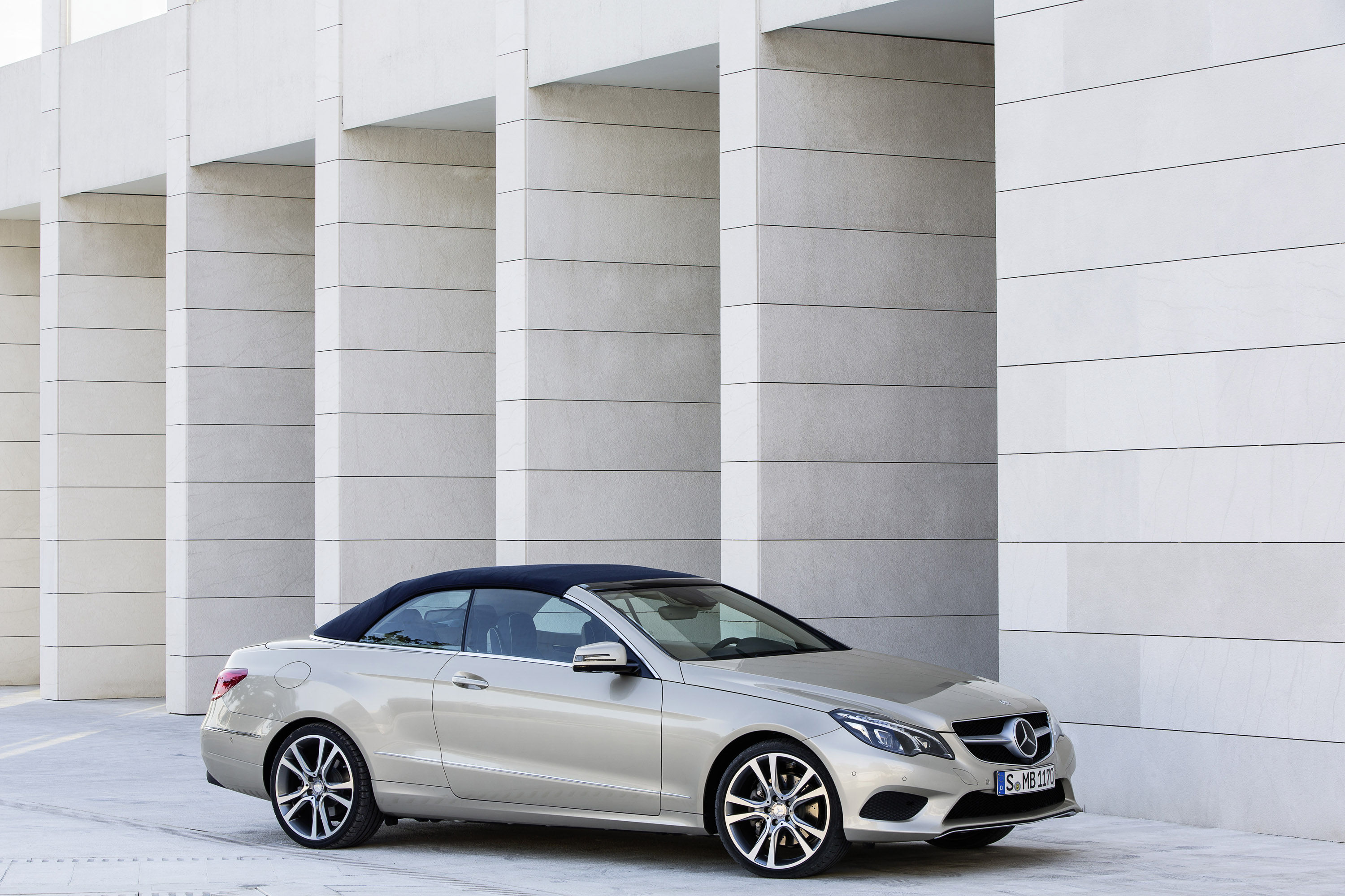 Mercedes-Benz E-Class Cabriolet photo #21