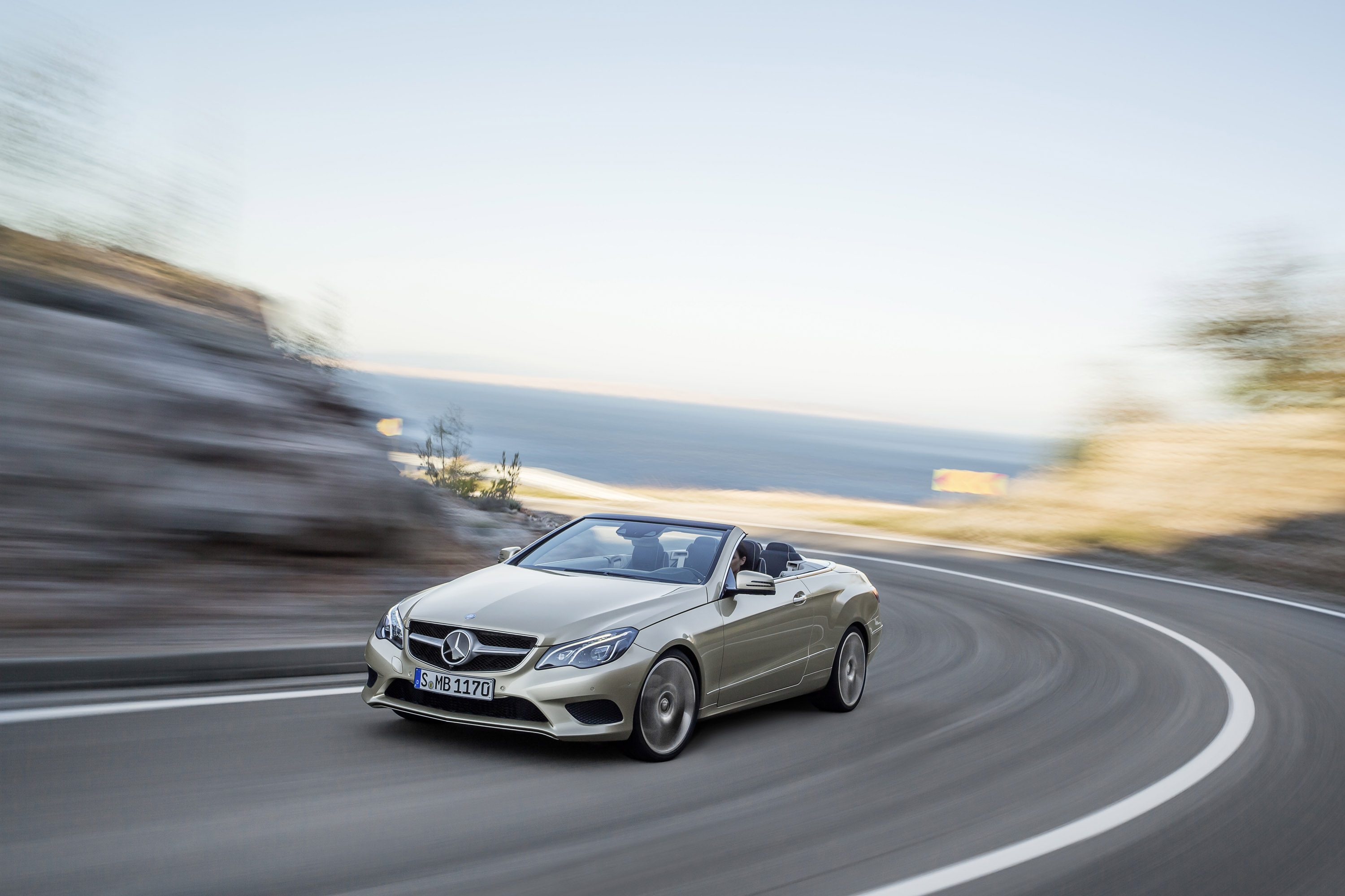 Mercedes-Benz E-Class Cabriolet photo #23