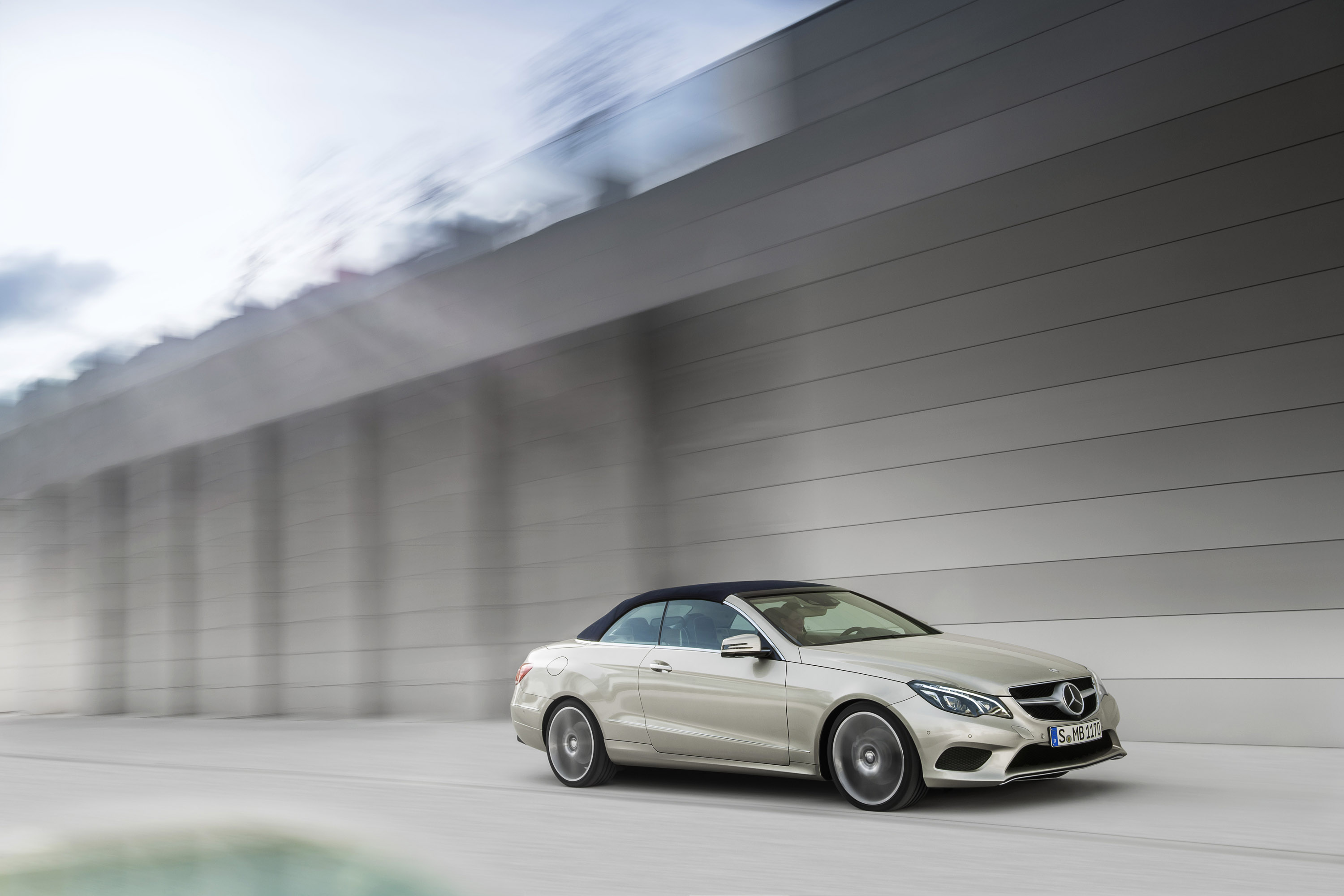 Mercedes-Benz E-Class Cabriolet photo #29