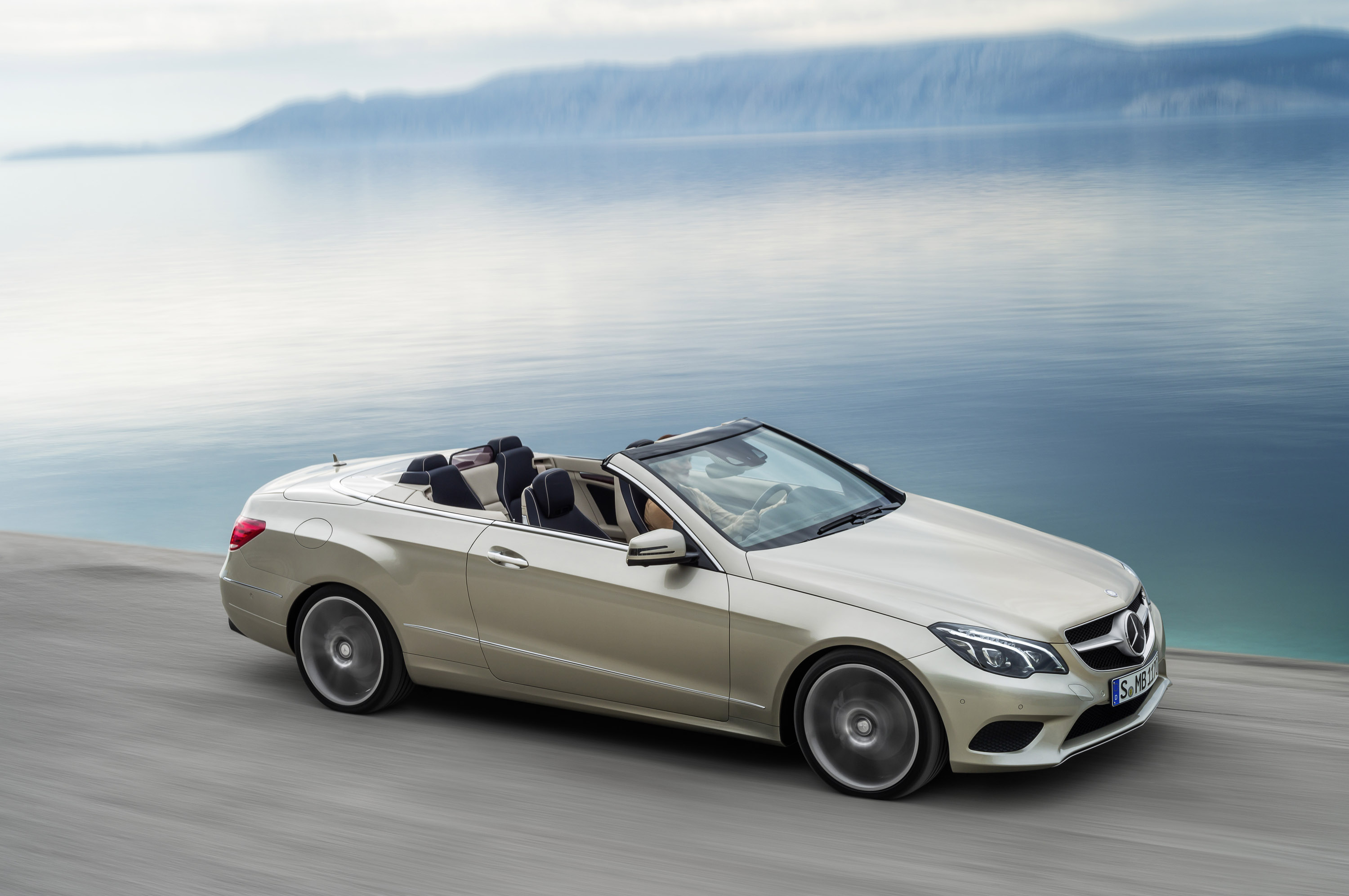 Mercedes-Benz E-Class Cabriolet photo #30