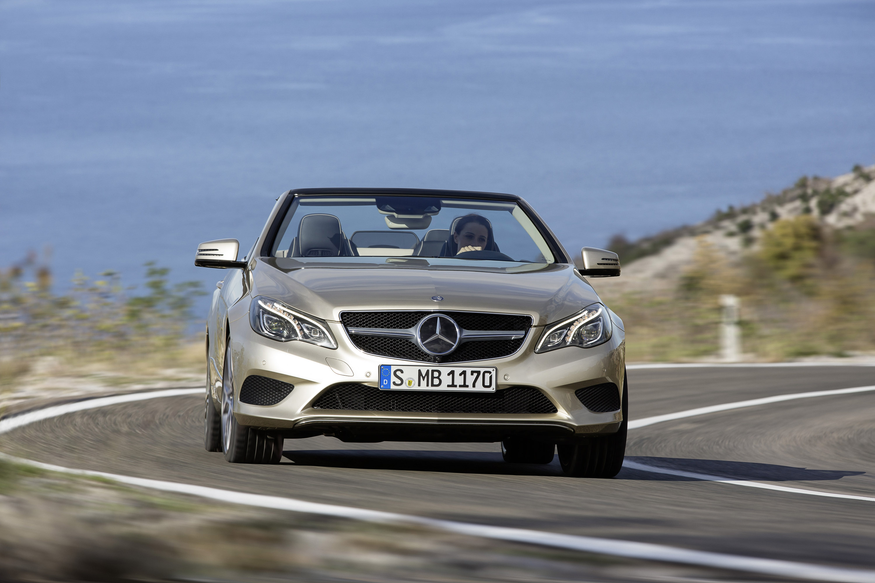 Mercedes-Benz E-Class Cabriolet photo #35