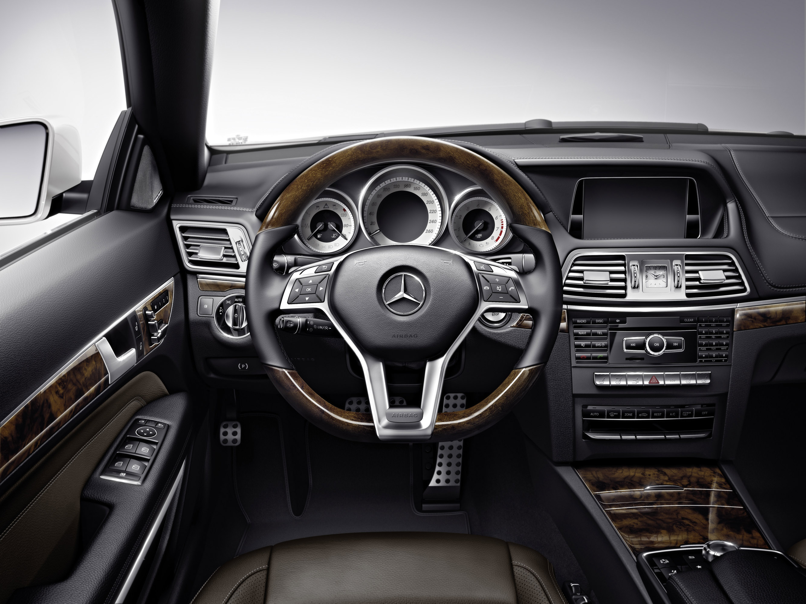 Mercedes-Benz E-Class Cabriolet photo #44