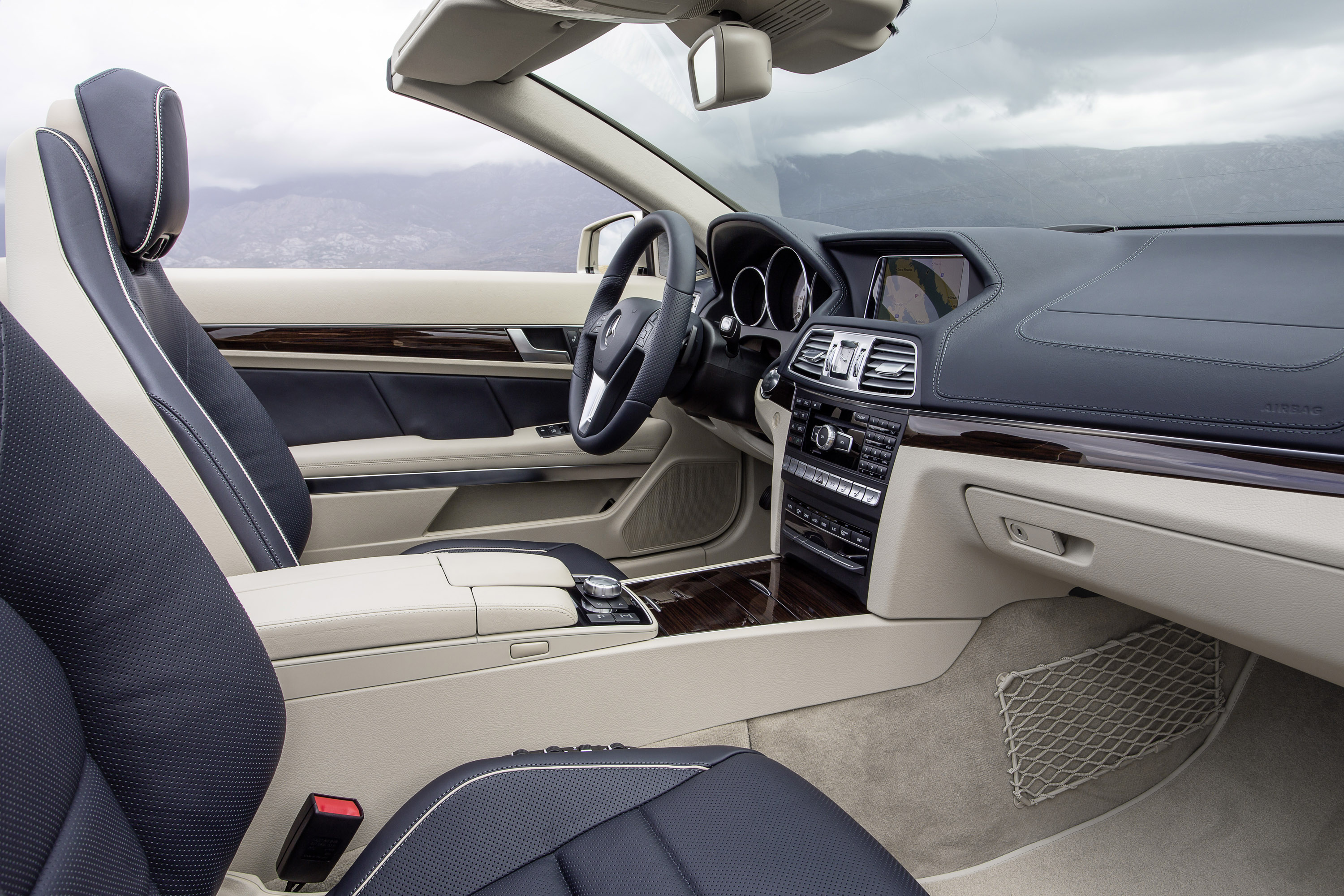 Mercedes-Benz E-Class Cabriolet photo #47