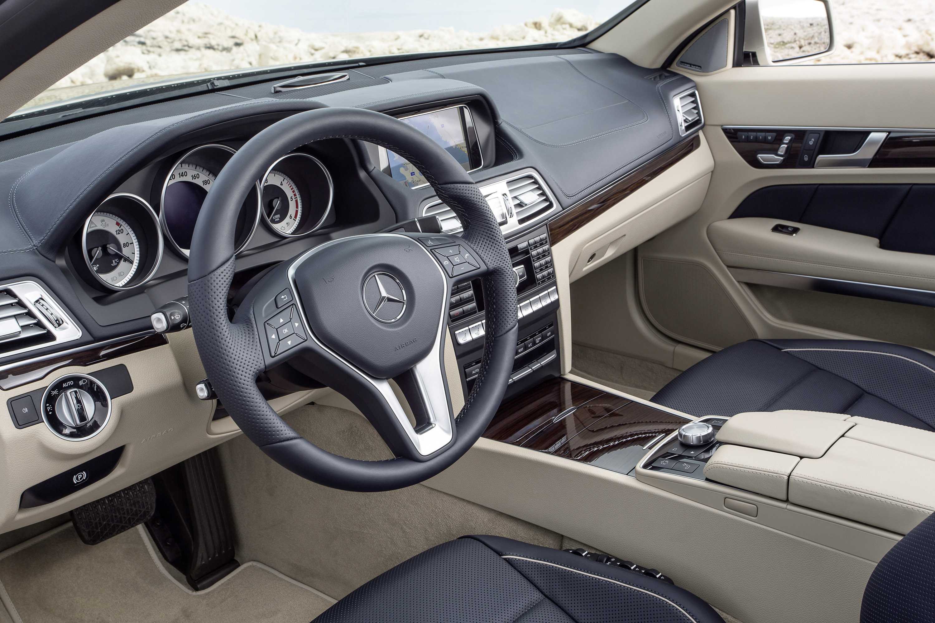 Mercedes-Benz E-Class Coupe and Cabriolet photo #33