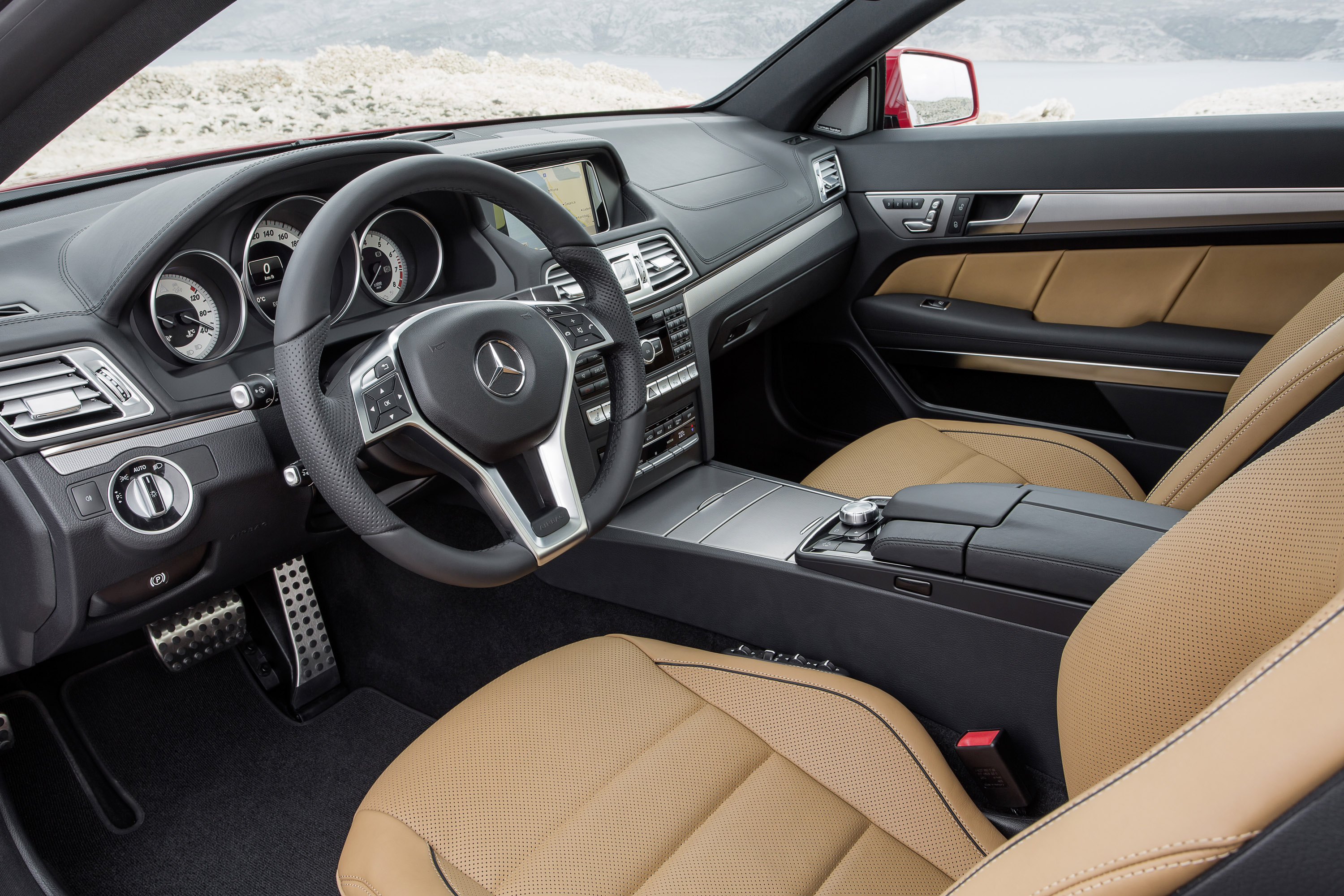 Mercedes-Benz E-Class Coupe and Cabriolet photo #36