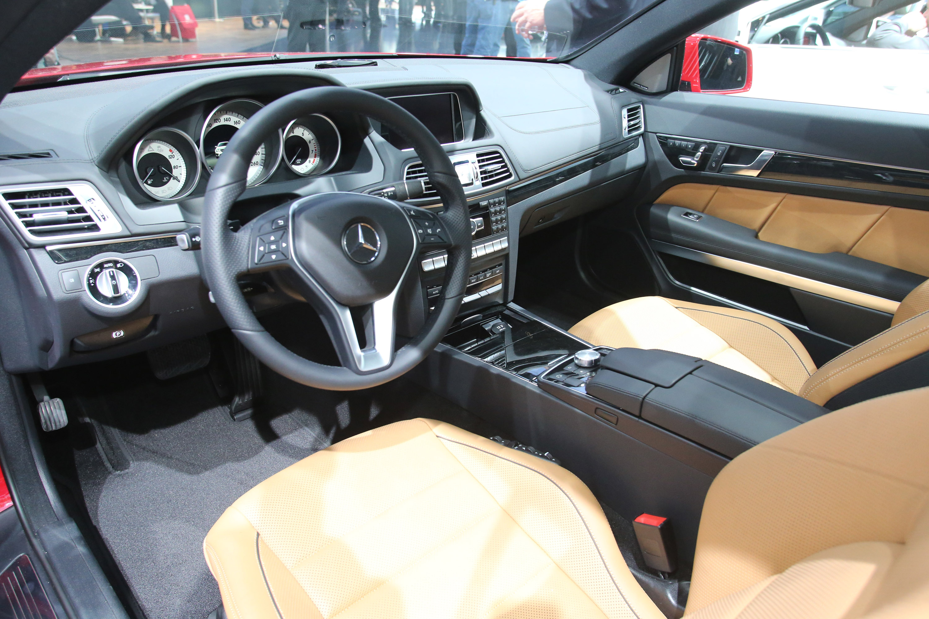 Mercedes-Benz E-Class Coupe and Cabriolet photo #39