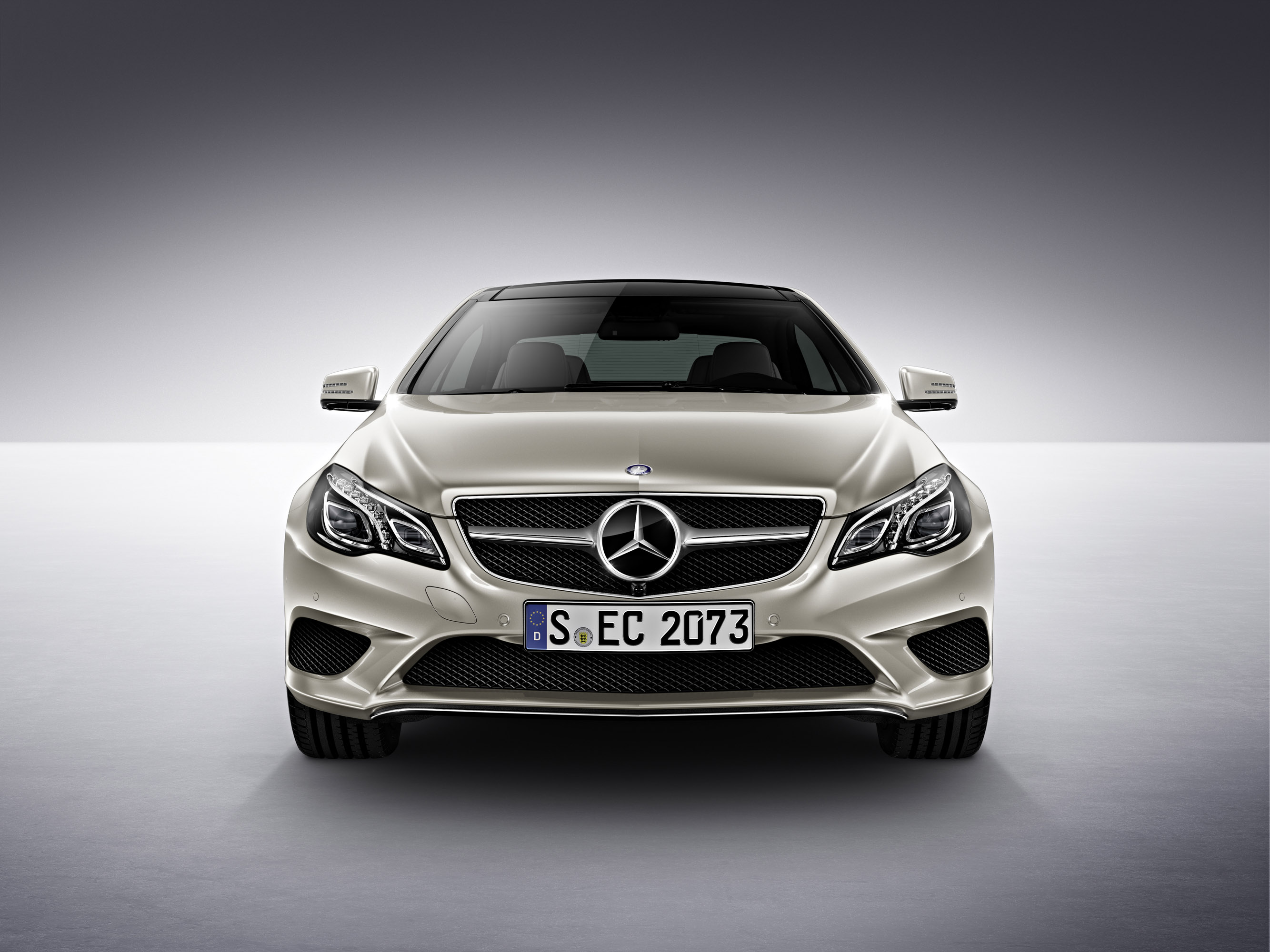 Mercedes-Benz E-Class Coupe photo #15