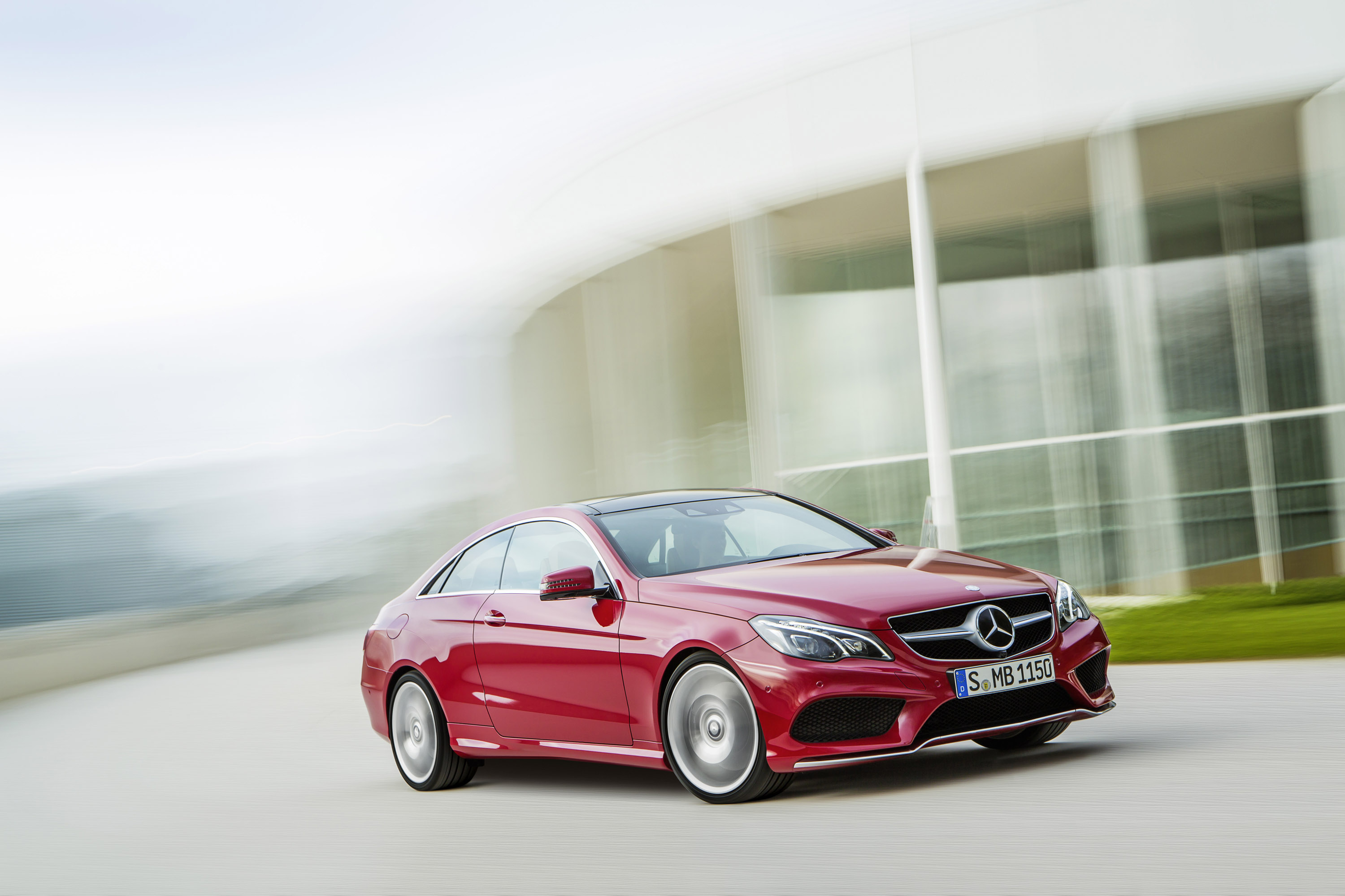 Mercedes-Benz E-Class Coupe photo #18