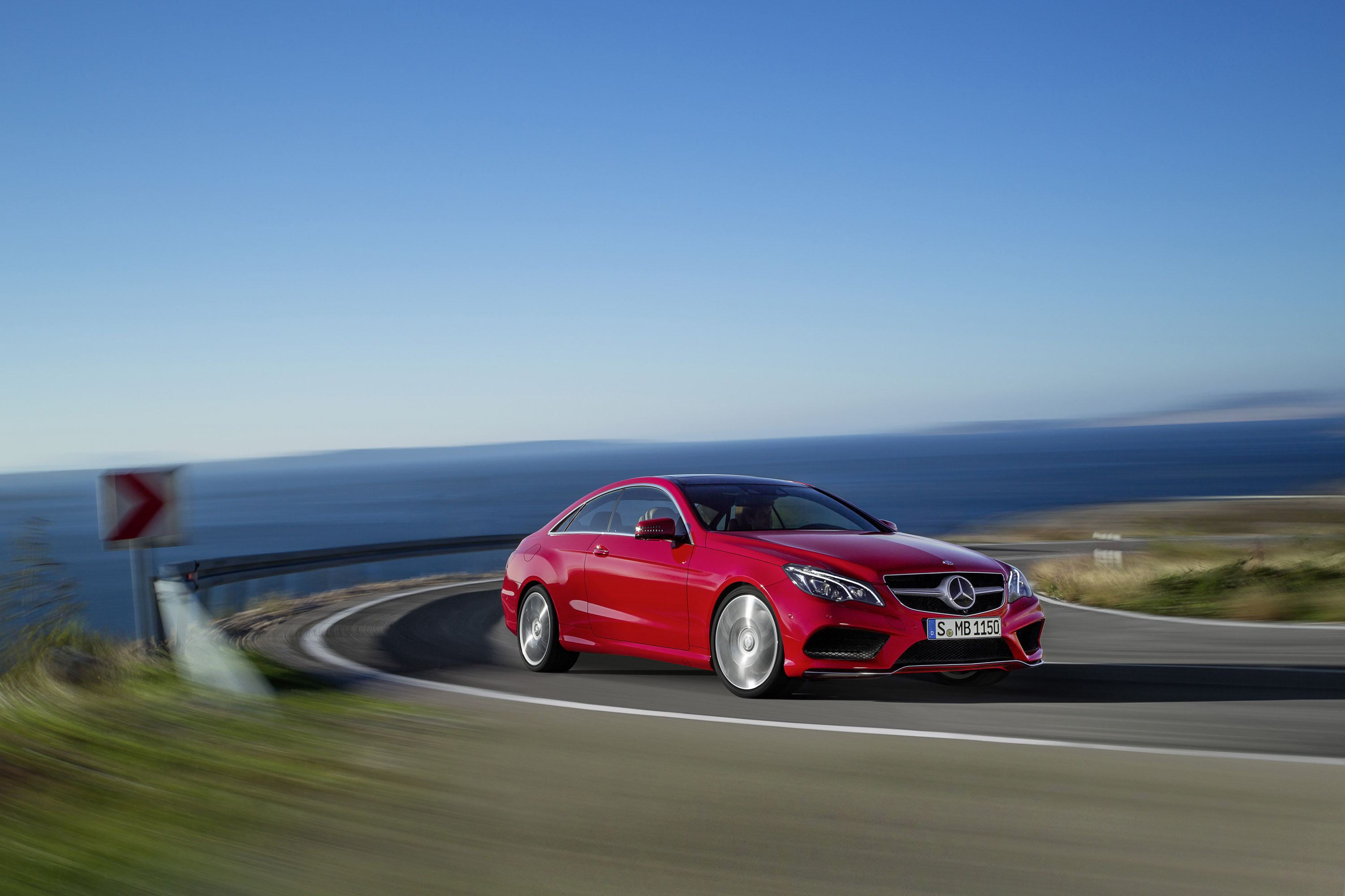 Mercedes-Benz E-Class Coupe photo #21