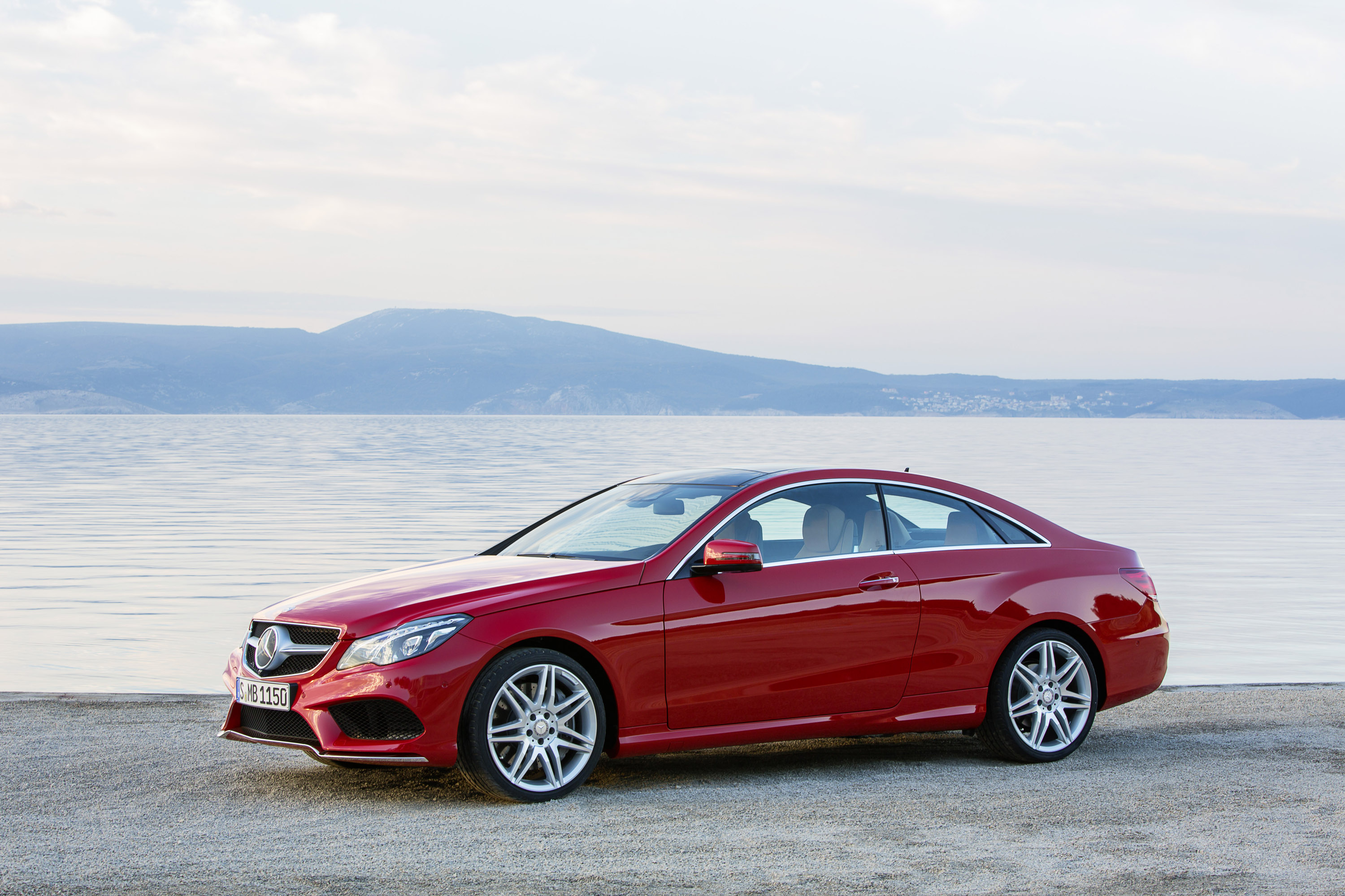 Mercedes-Benz E-Class Coupe photo #24