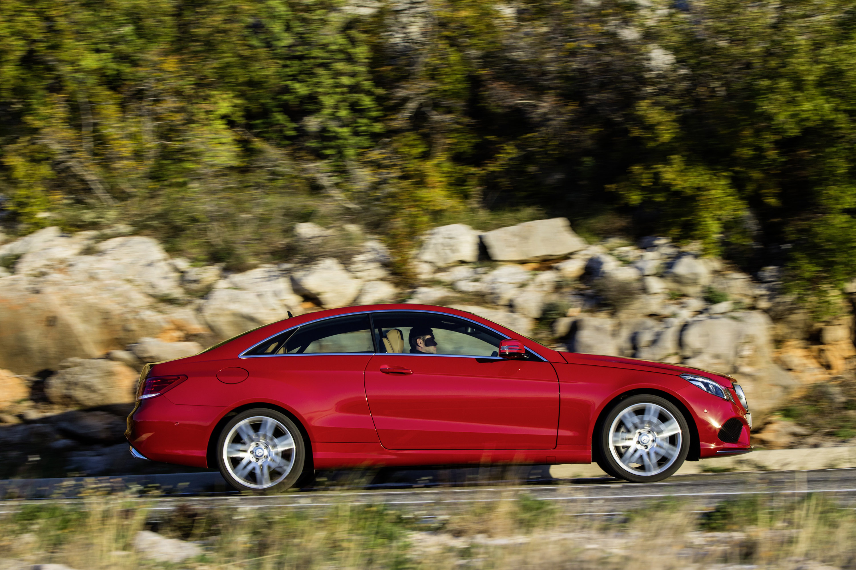 Mercedes-Benz E-Class Coupe photo #27