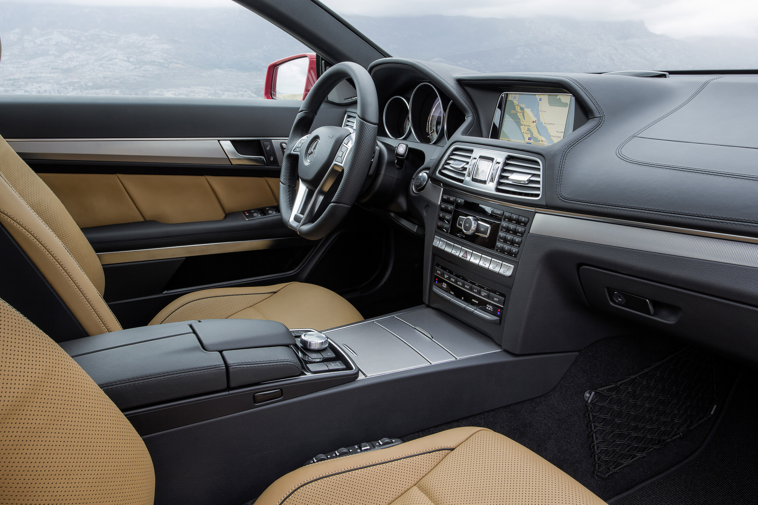 Mercedes-Benz E-Class Coupe photo #33