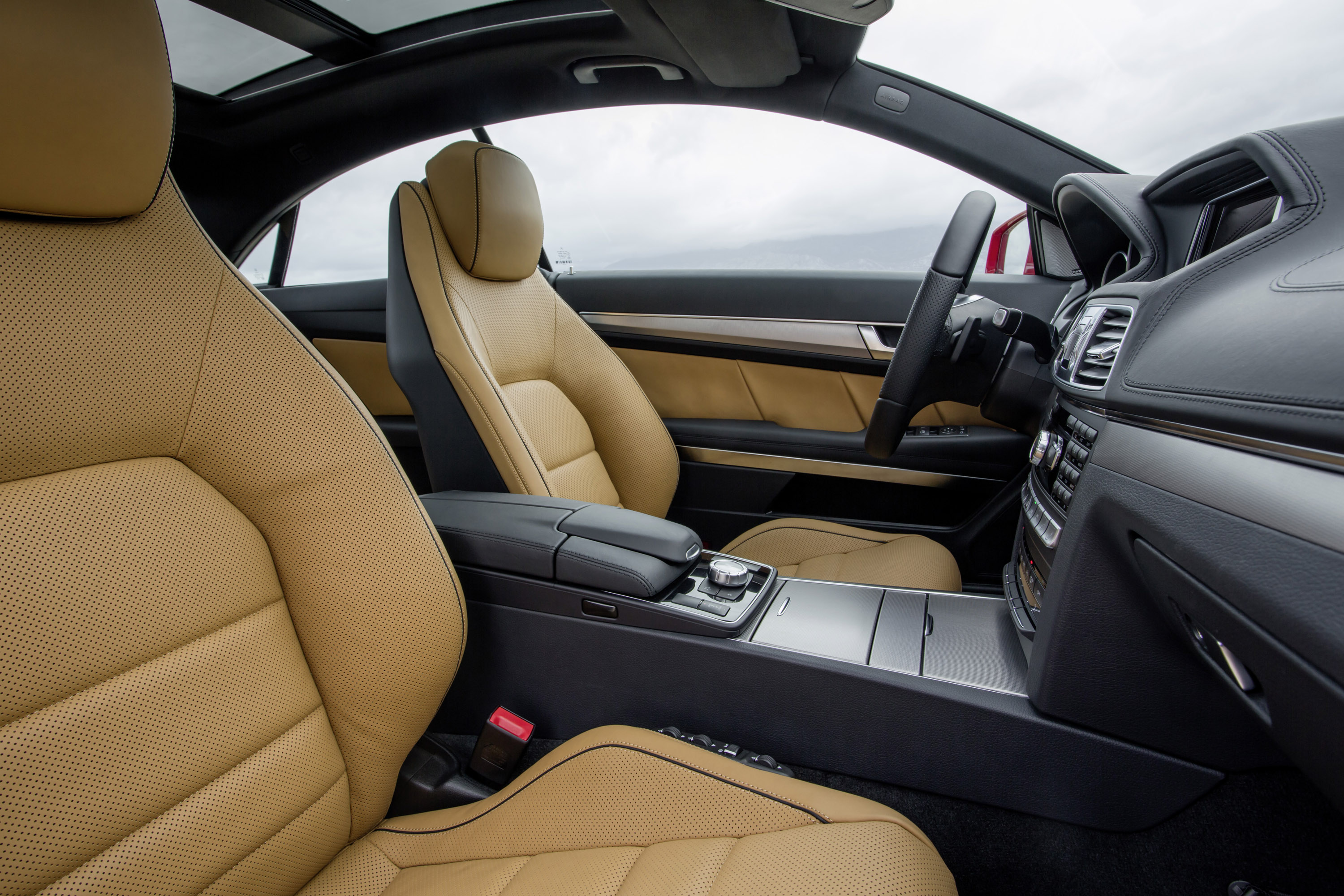 Mercedes-Benz E-Class Coupe photo #35