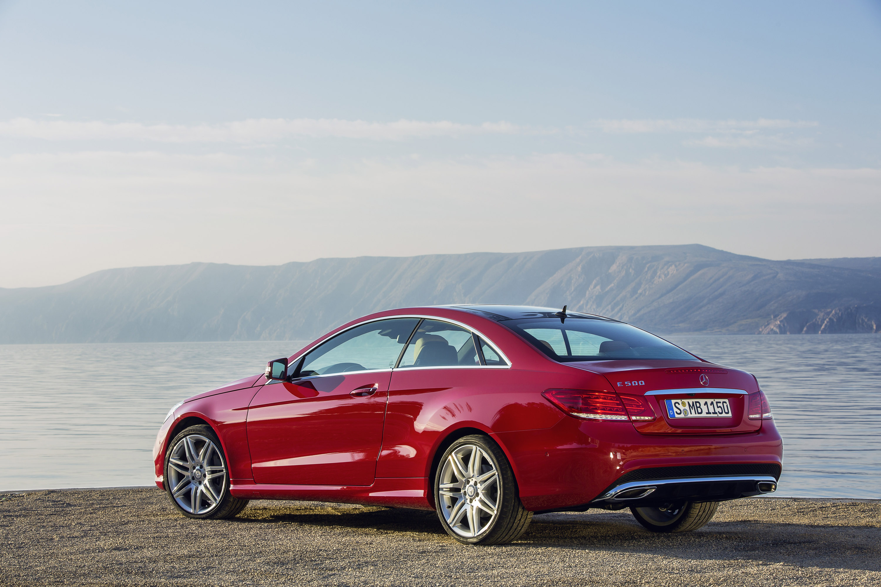 Mercedes-Benz E-Class Coupe photo #39