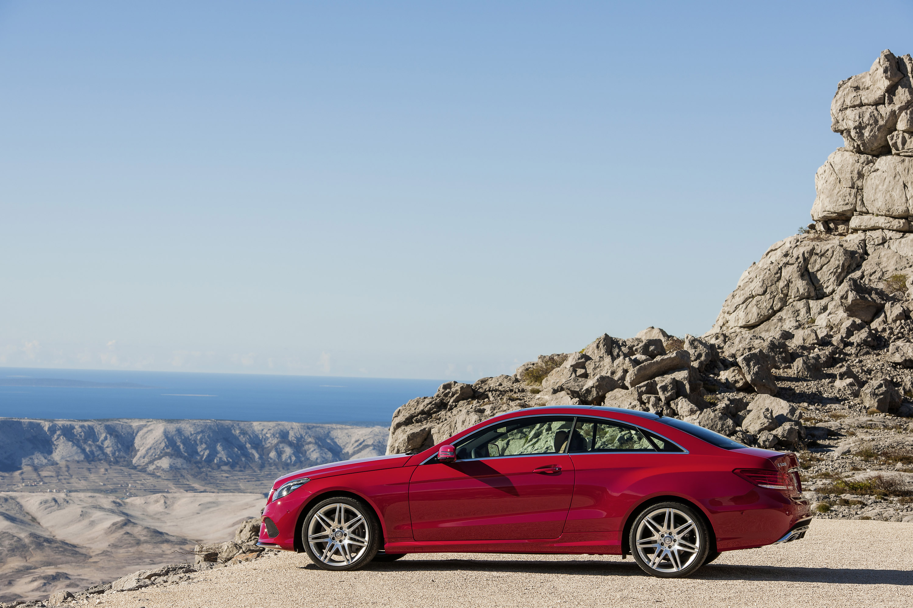 Mercedes-Benz E-Class Coupe photo #42