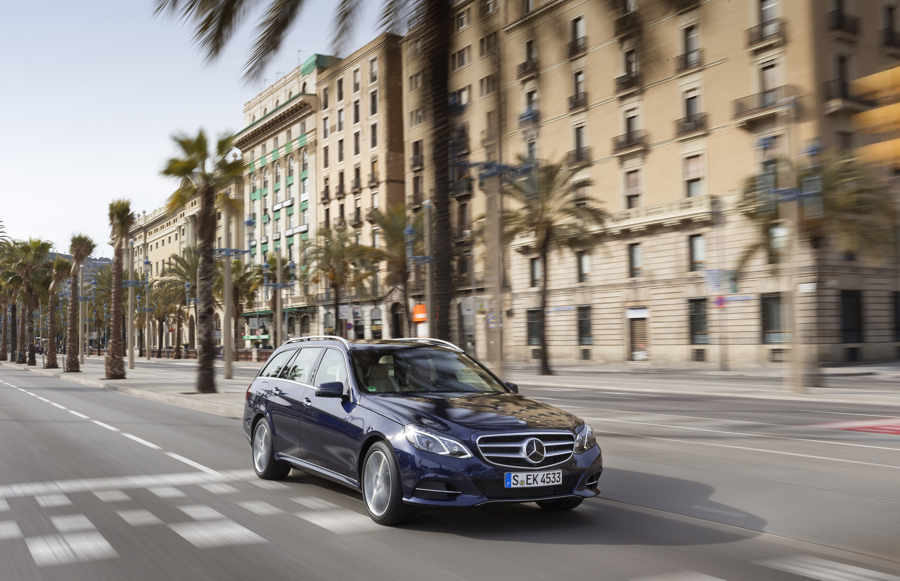 Mercedes-Benz E-Class Estate photo #20