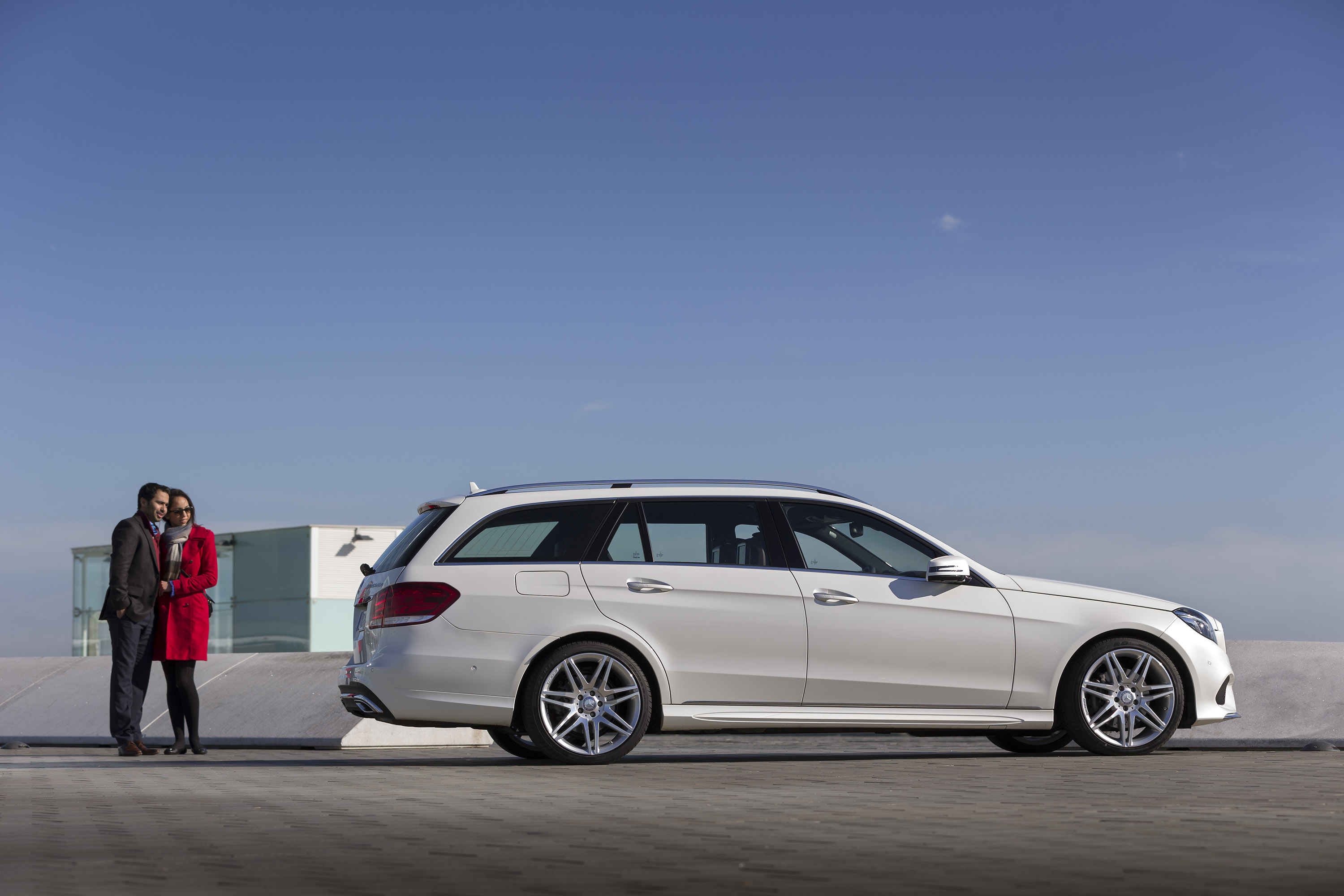 Mercedes-Benz E-Class Estate photo #37