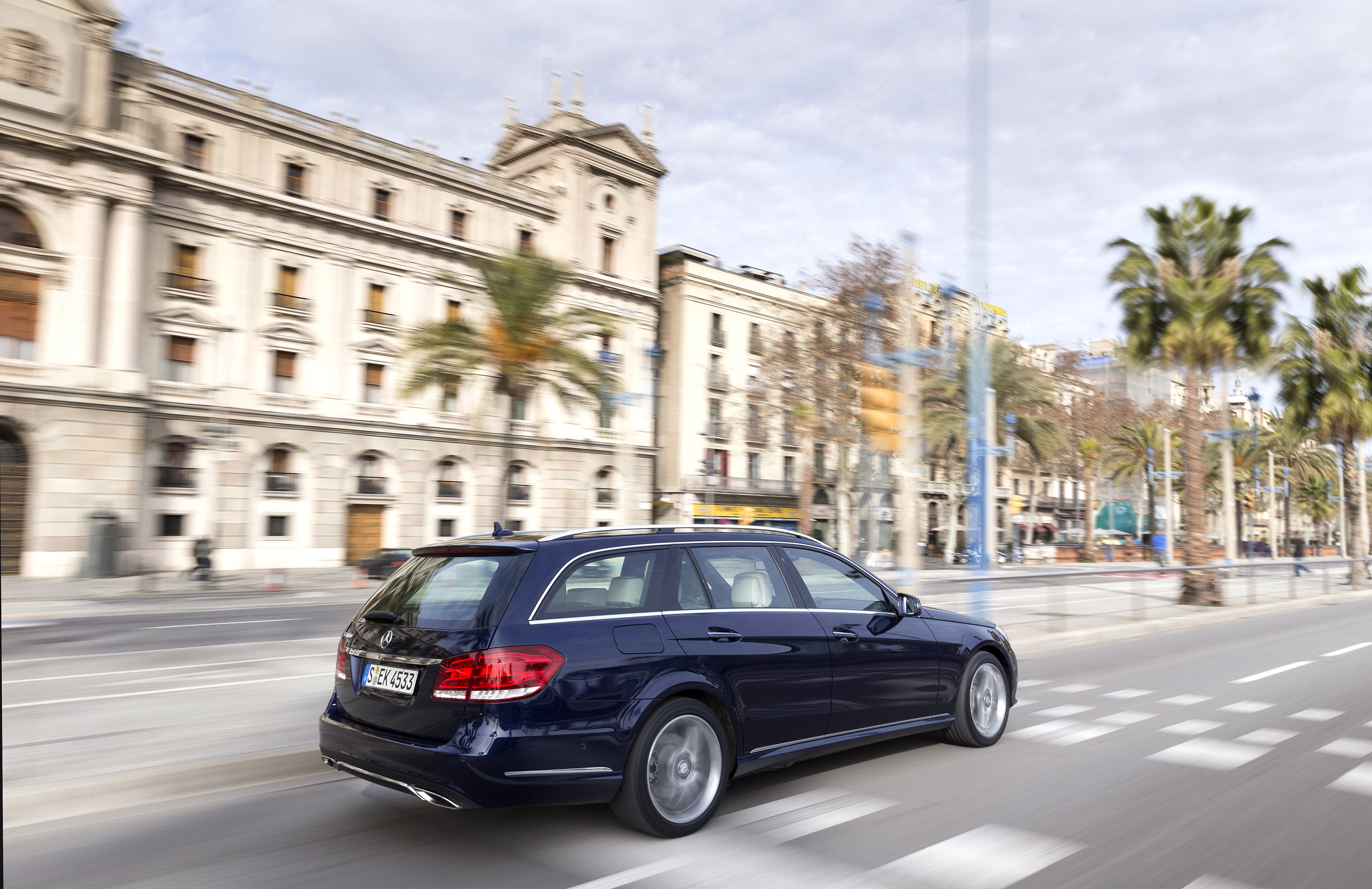Mercedes-Benz E-Class Estate photo #47