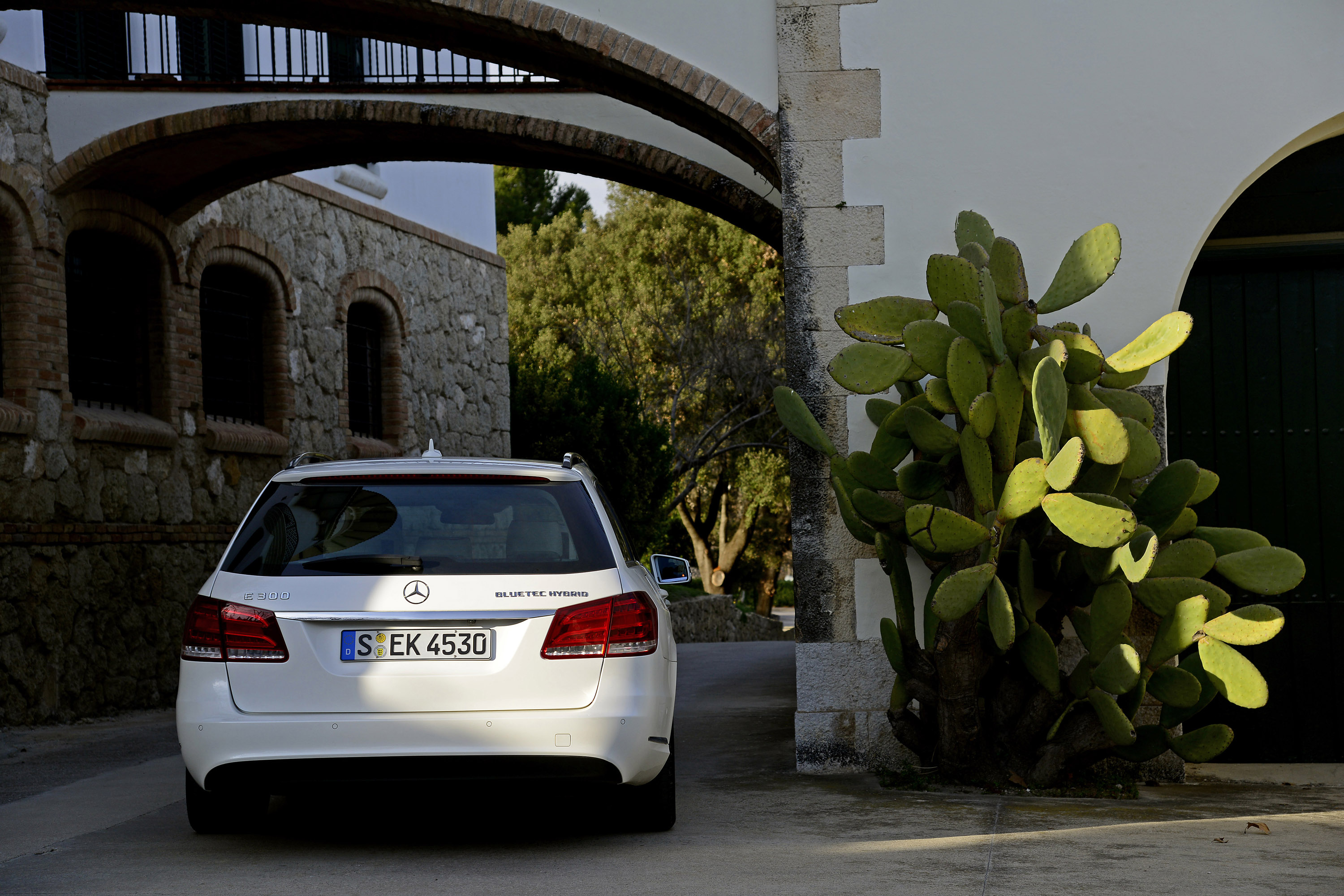 Mercedes-Benz E-Class Estate photo #52