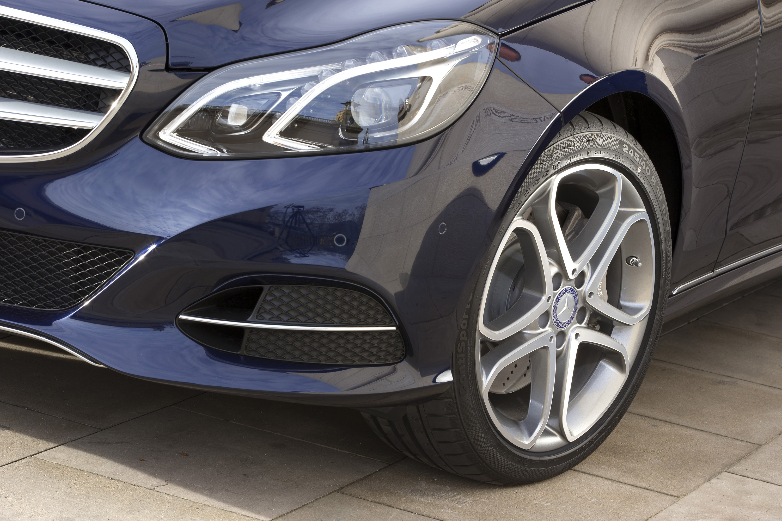 Mercedes-Benz E-Class Estate photo #54