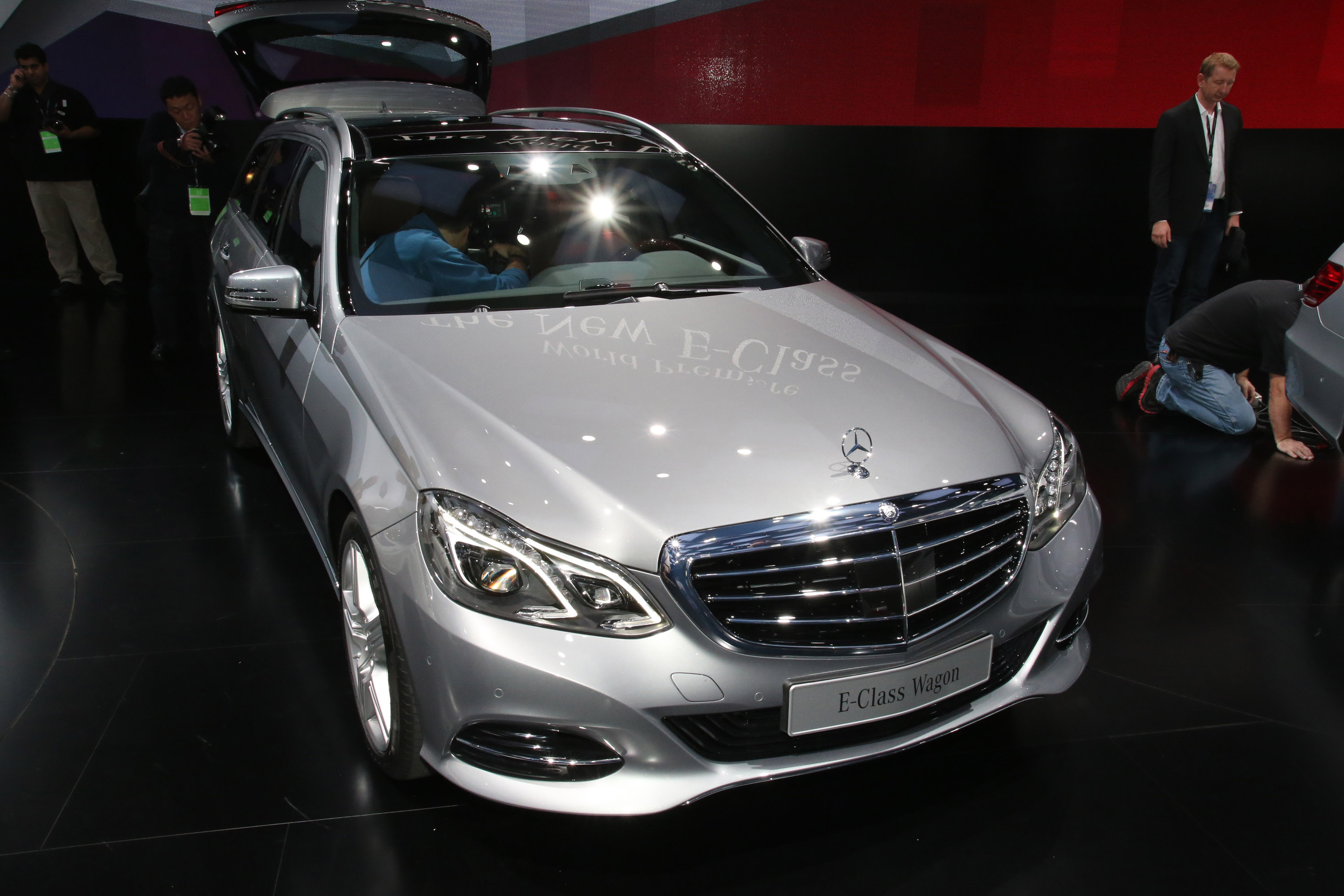 Mercedes-Benz E-Class photo #16