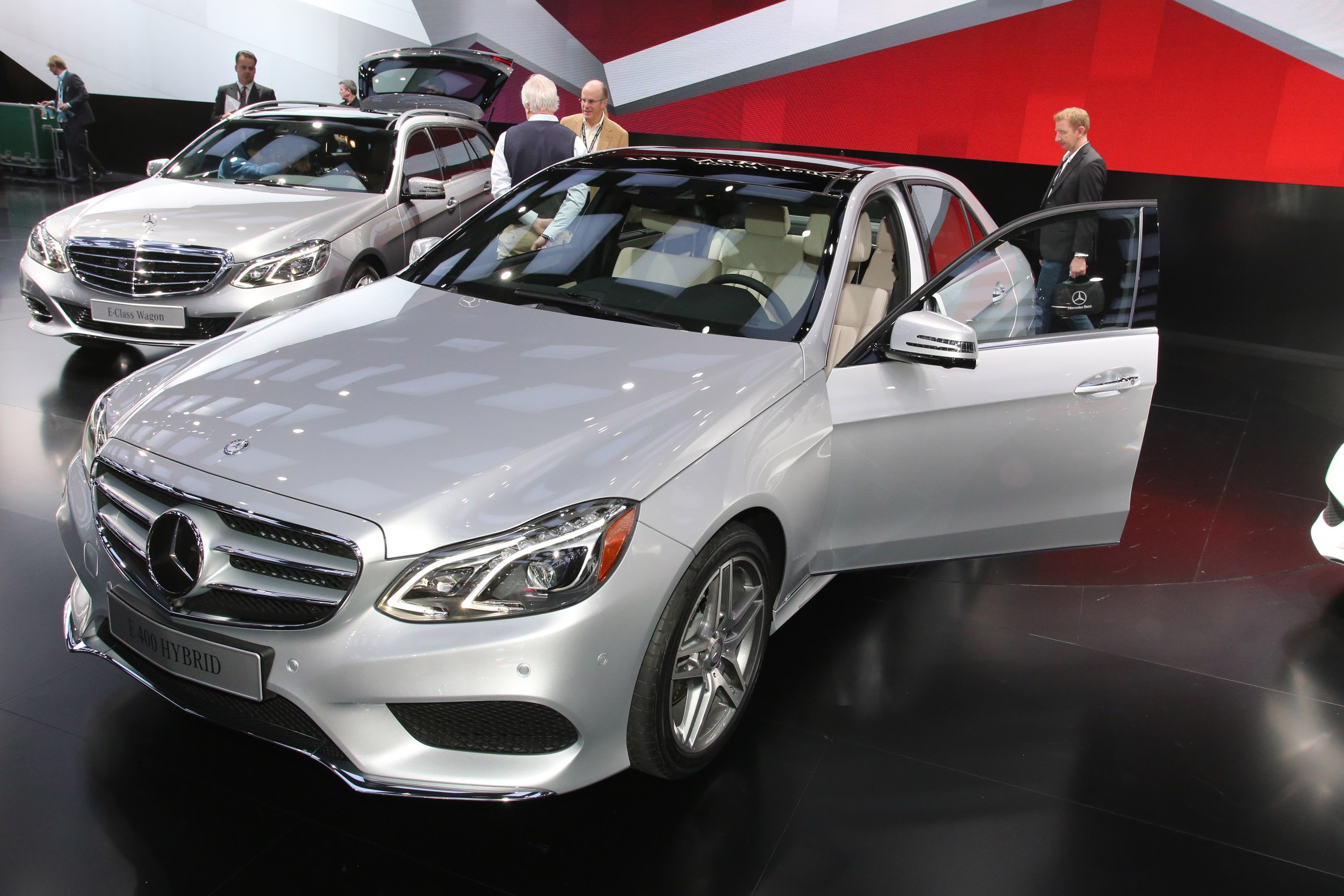 Mercedes-Benz E-Class photo #17