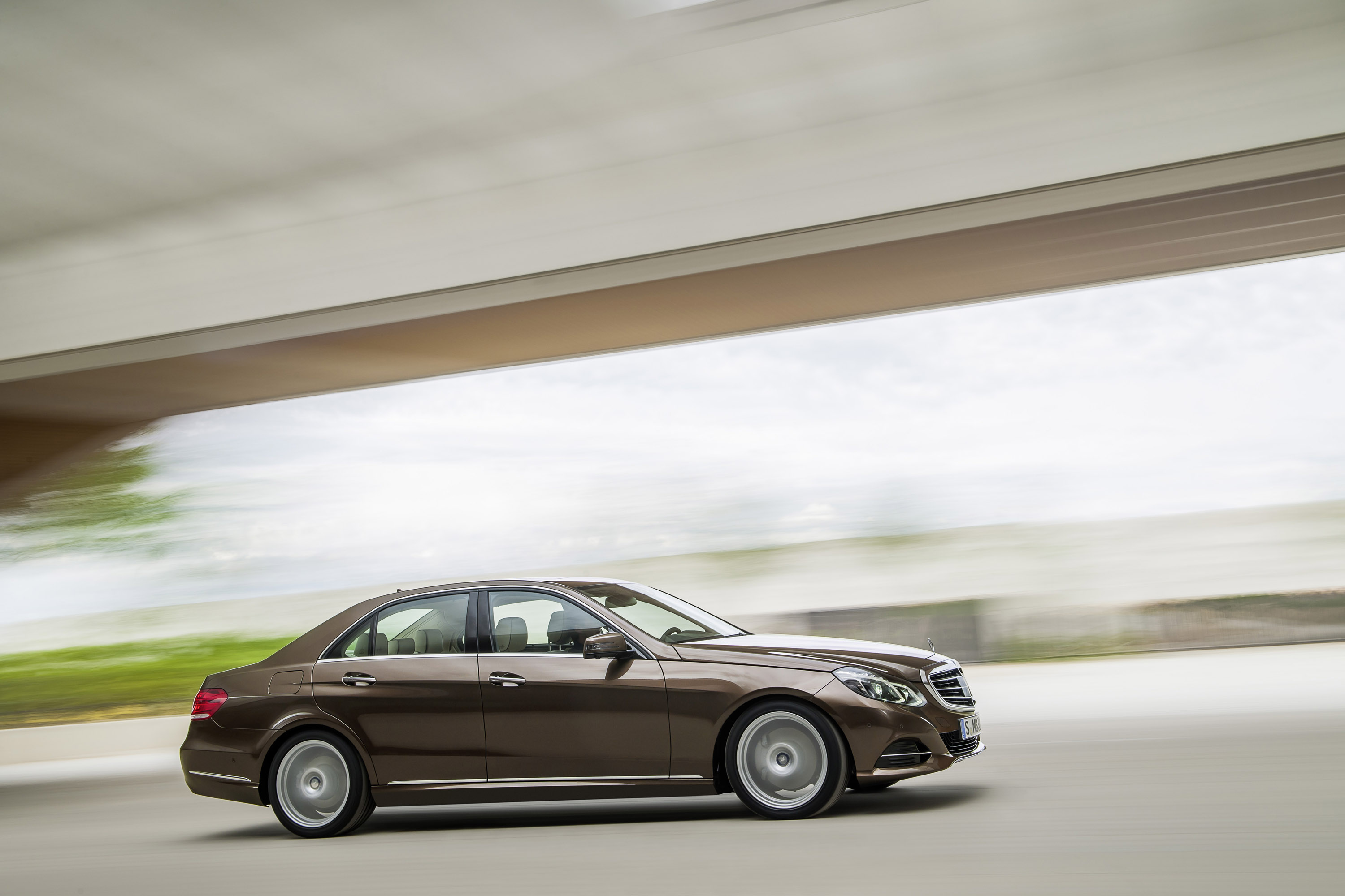 Mercedes-Benz E-Class photo #30