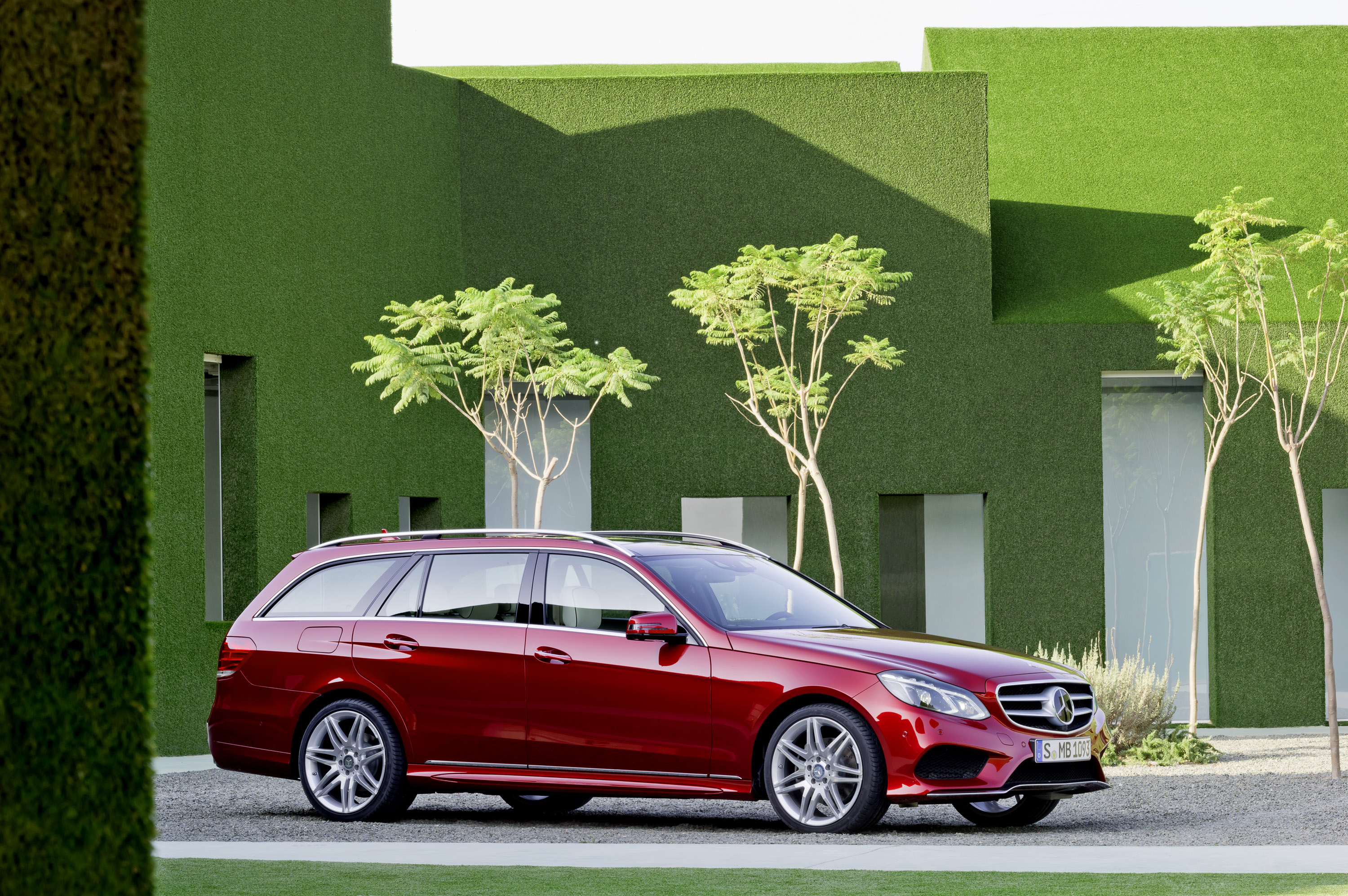 Mercedes-Benz E-Class photo #31