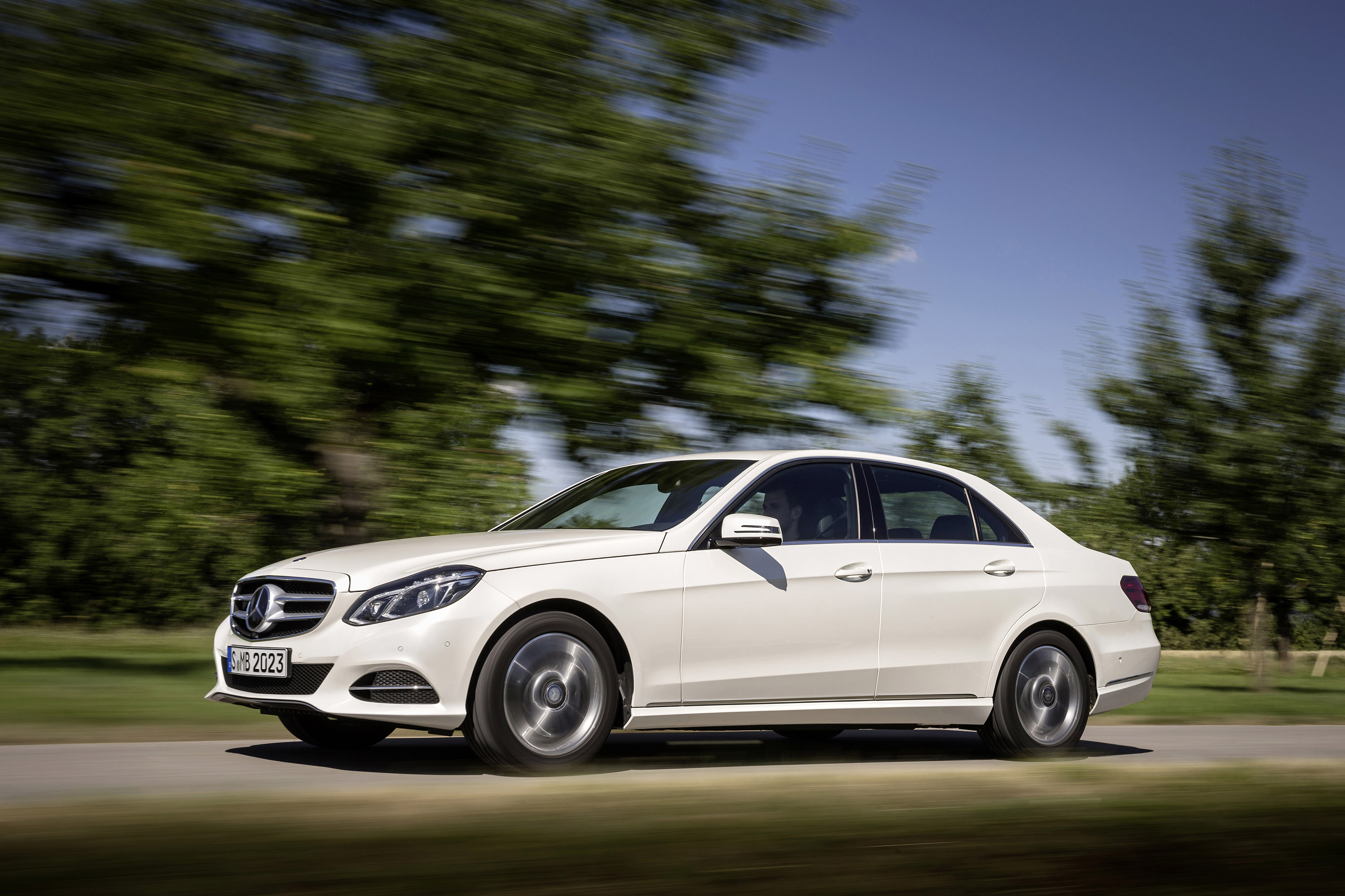 Mercedes-Benz E200 Natural Gas photo #2