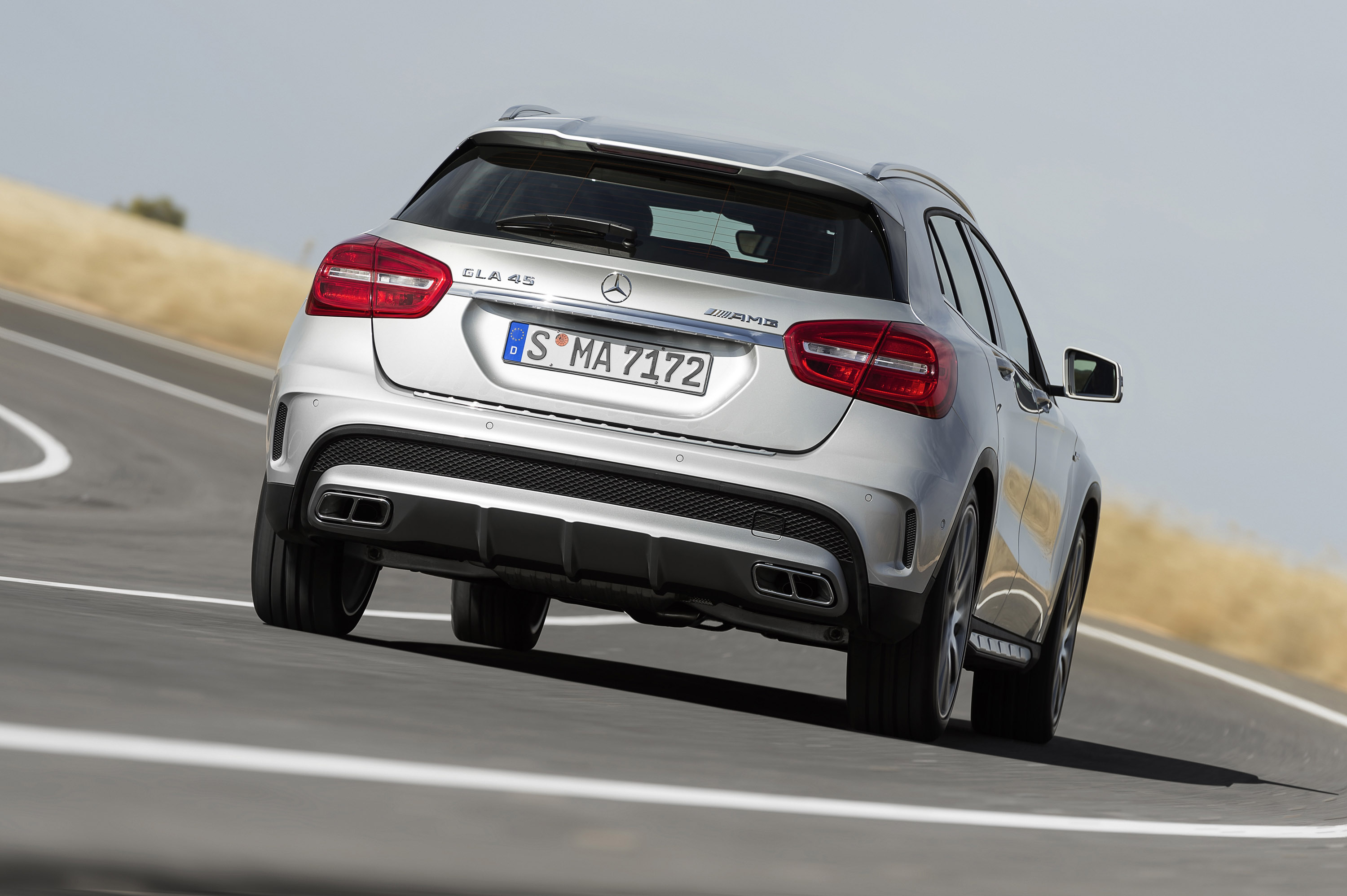 Mercedes-Benz GLA45 AMG photo #8