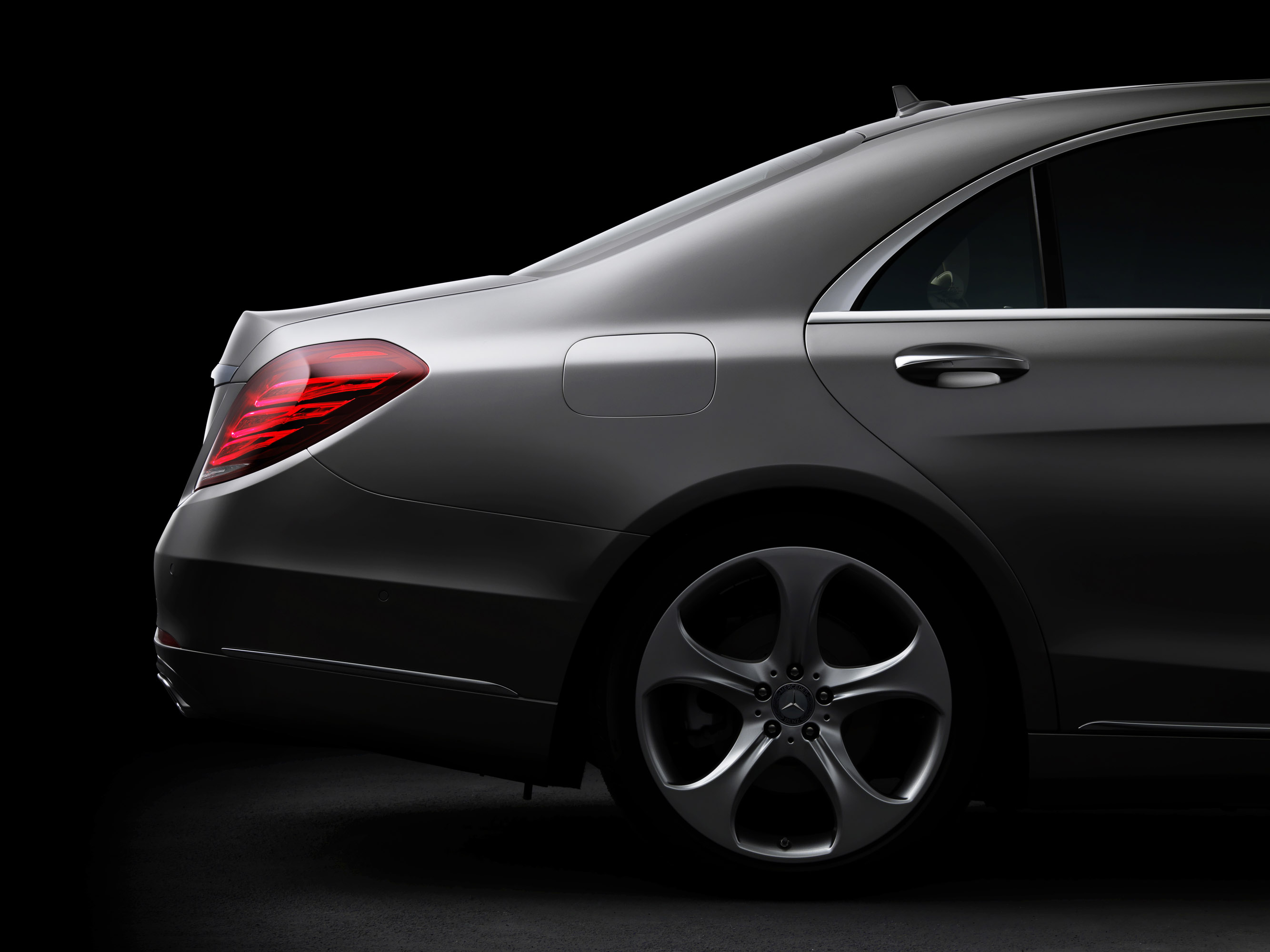 Mercedes-Benz S-Class photo #30