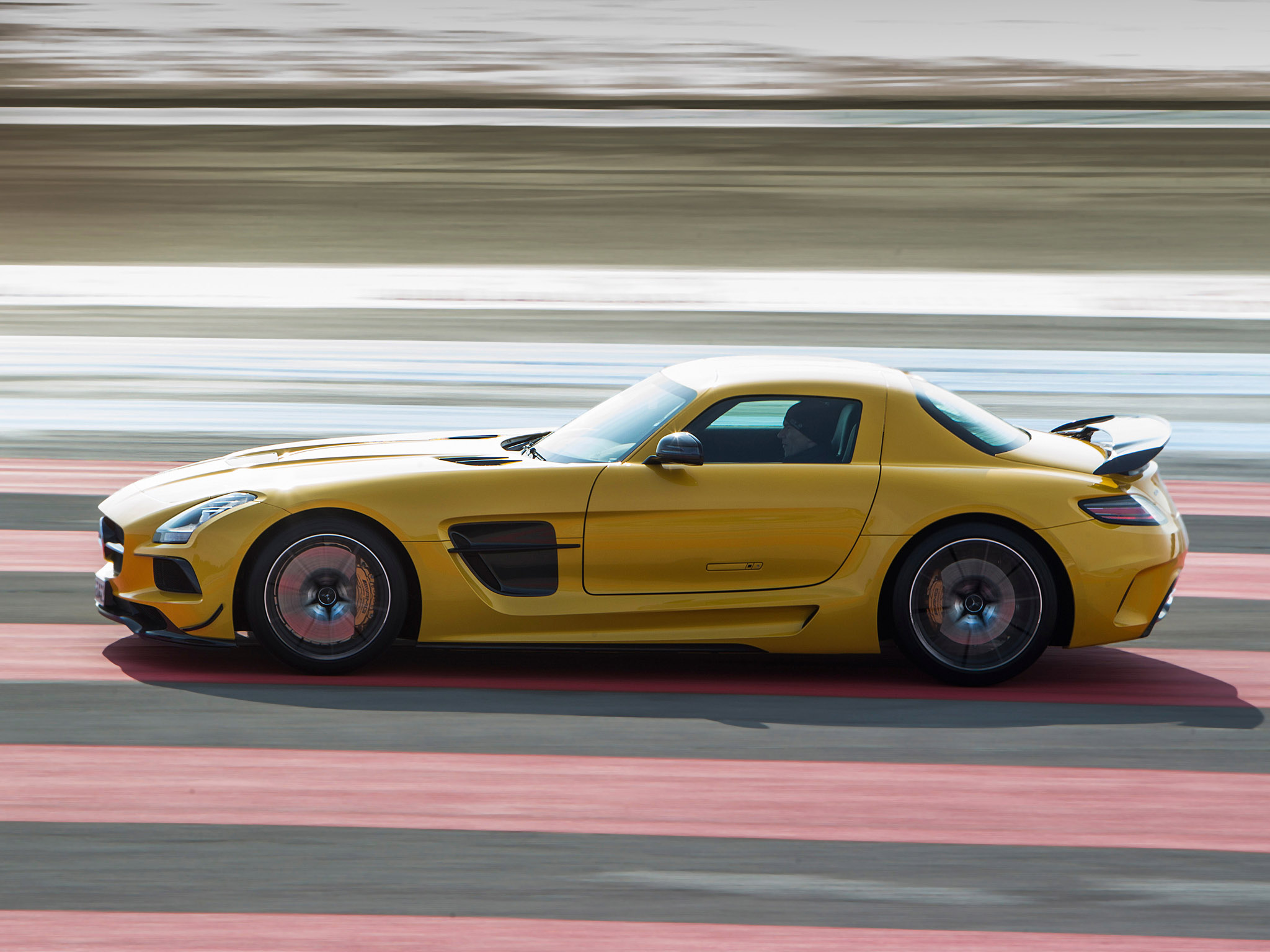 Mercedes-Benz SLS AMG Black Series photo #39
