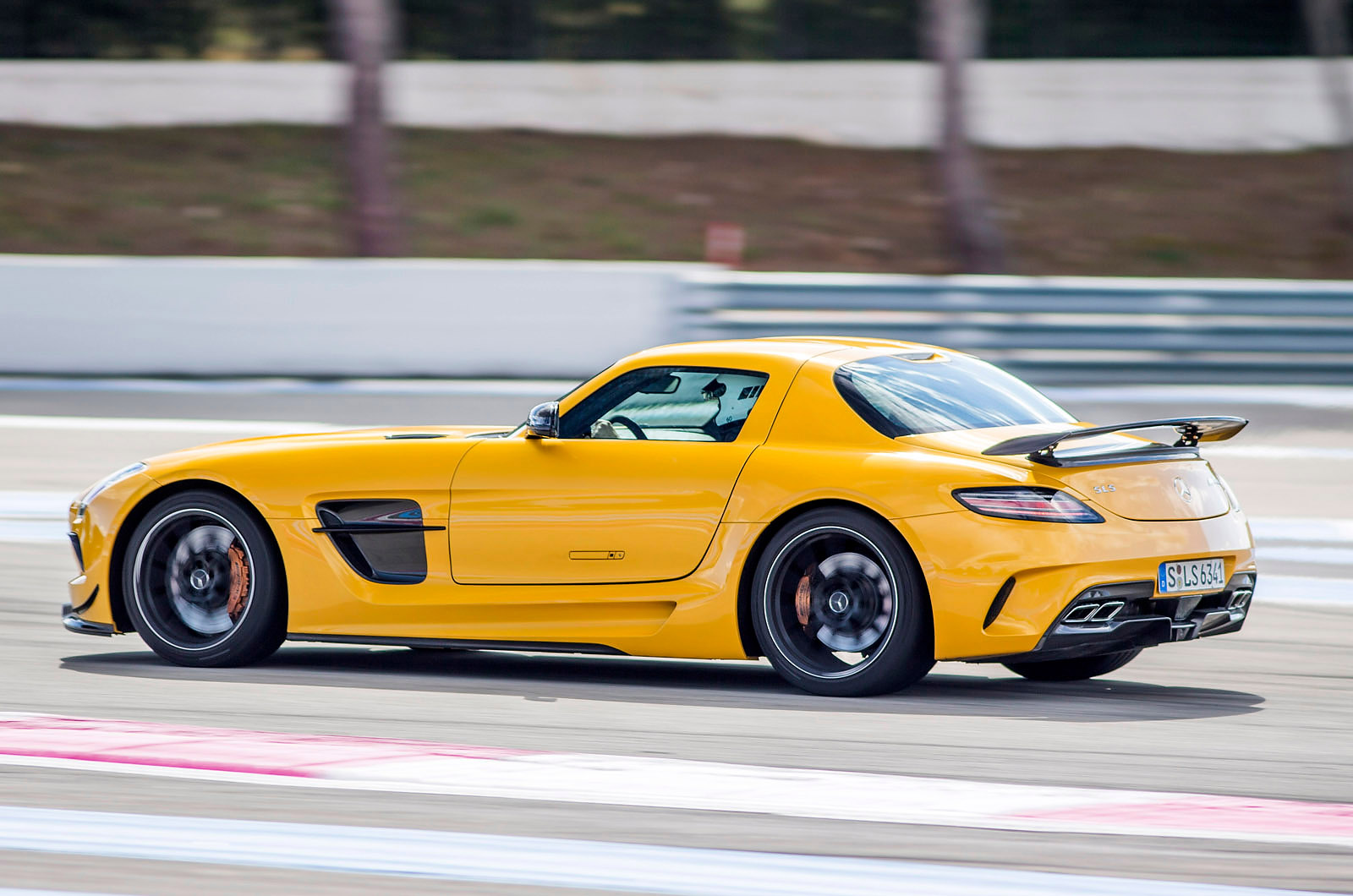 Mercedes-Benz SLS AMG Black Series photo #41