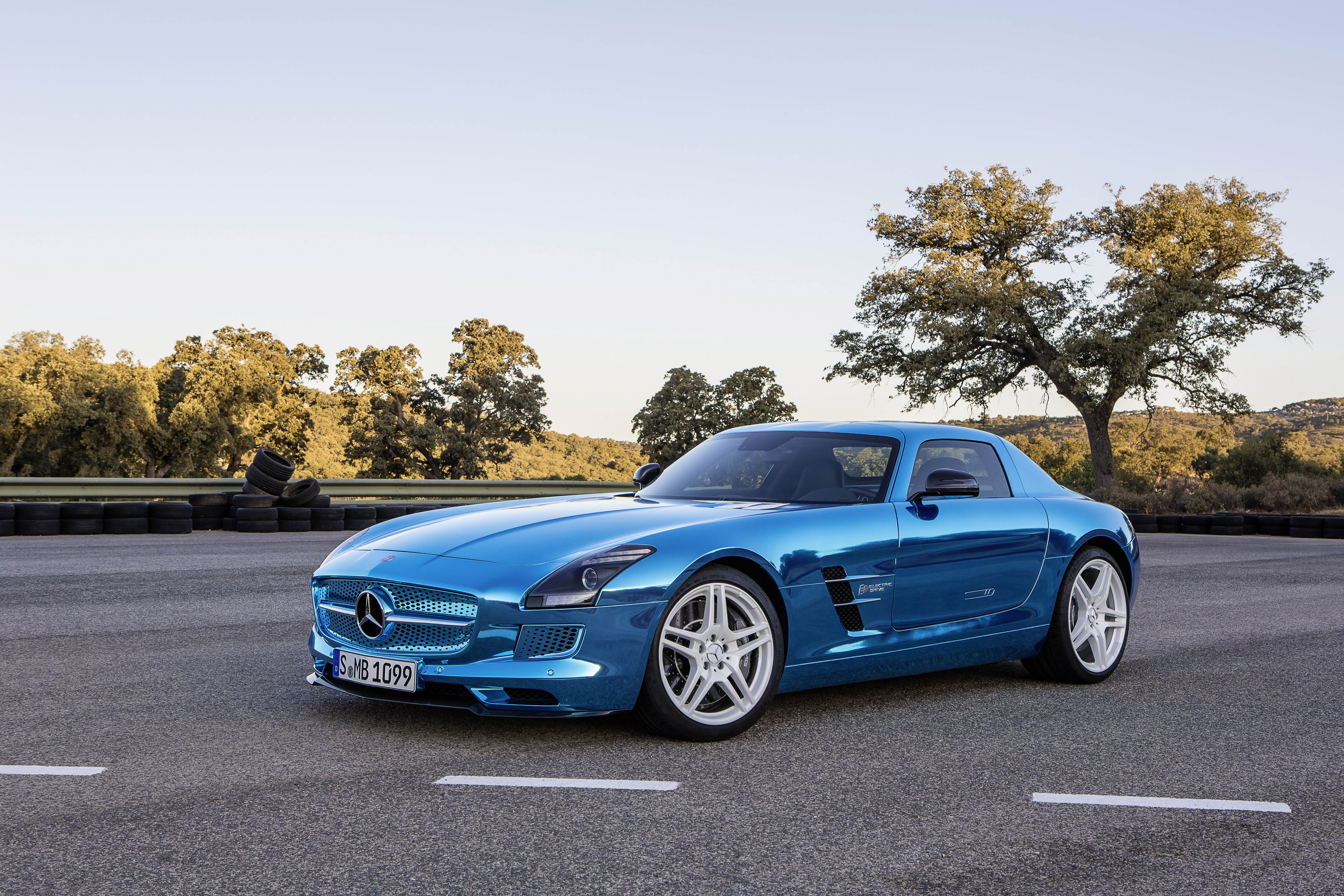 Mercedes-Benz SLS AMG Coupe Electric Drive photo #10