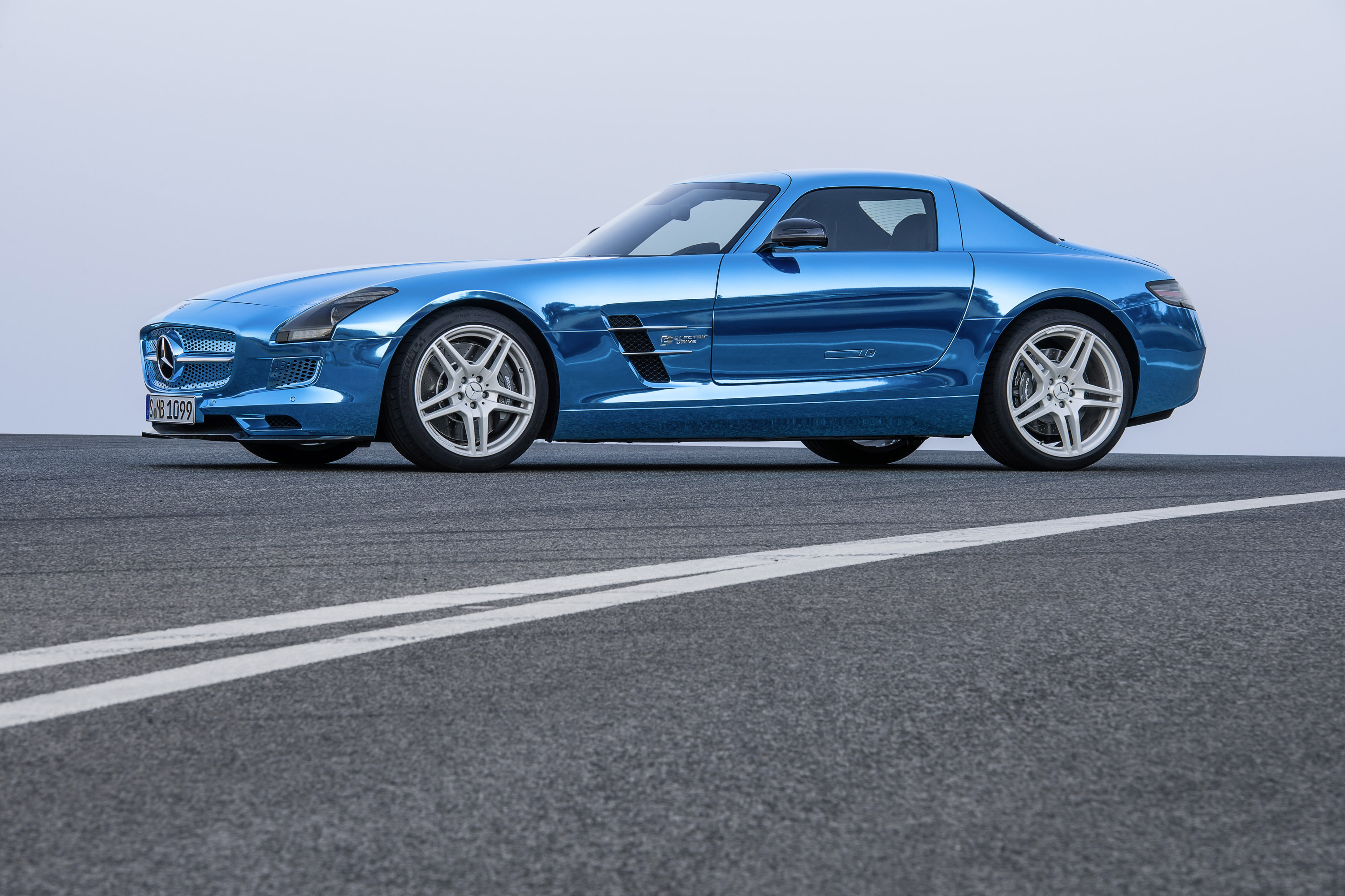Mercedes-Benz SLS AMG Coupe Electric Drive photo #17