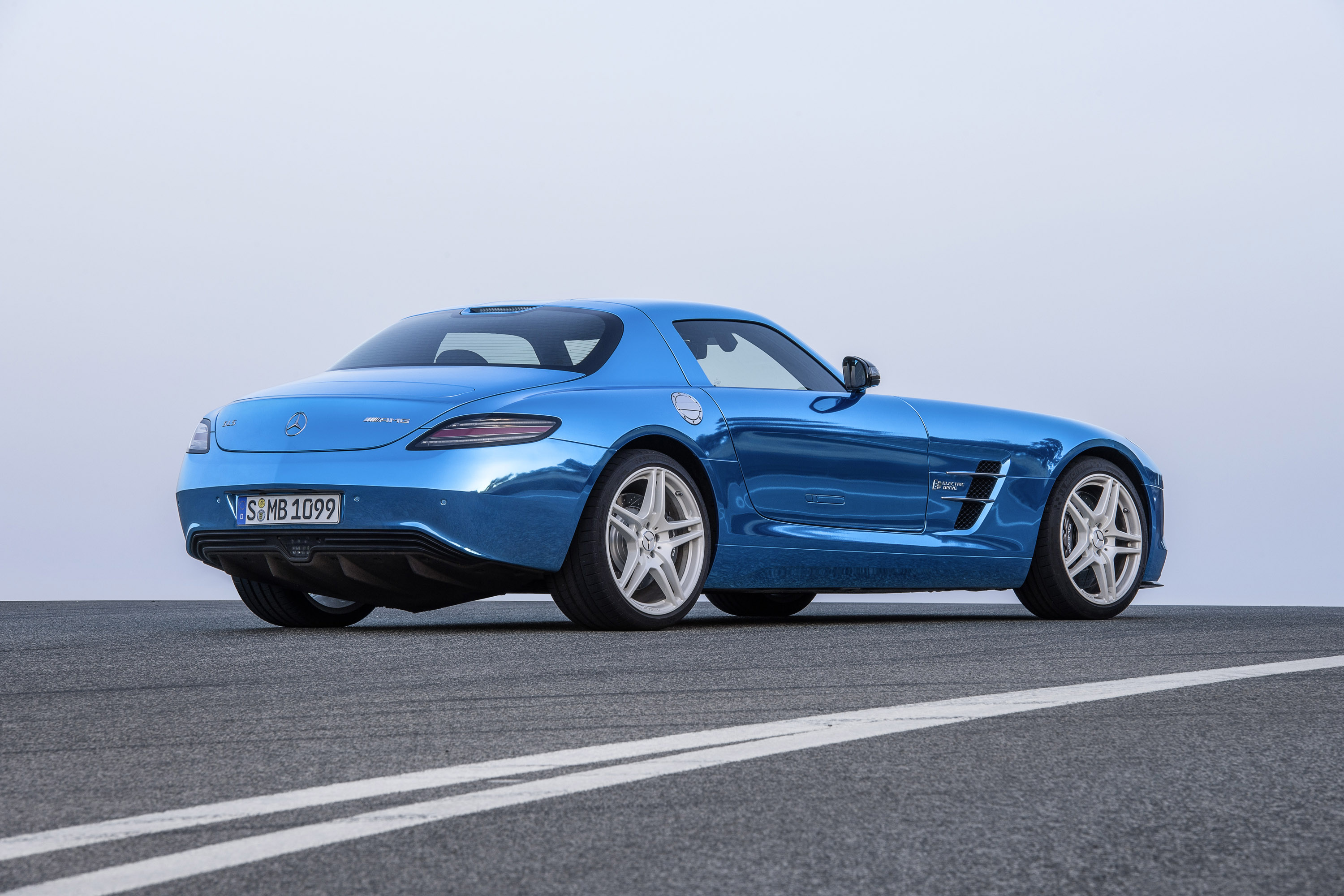 Mercedes-Benz SLS AMG Coupe Electric Drive photo #25