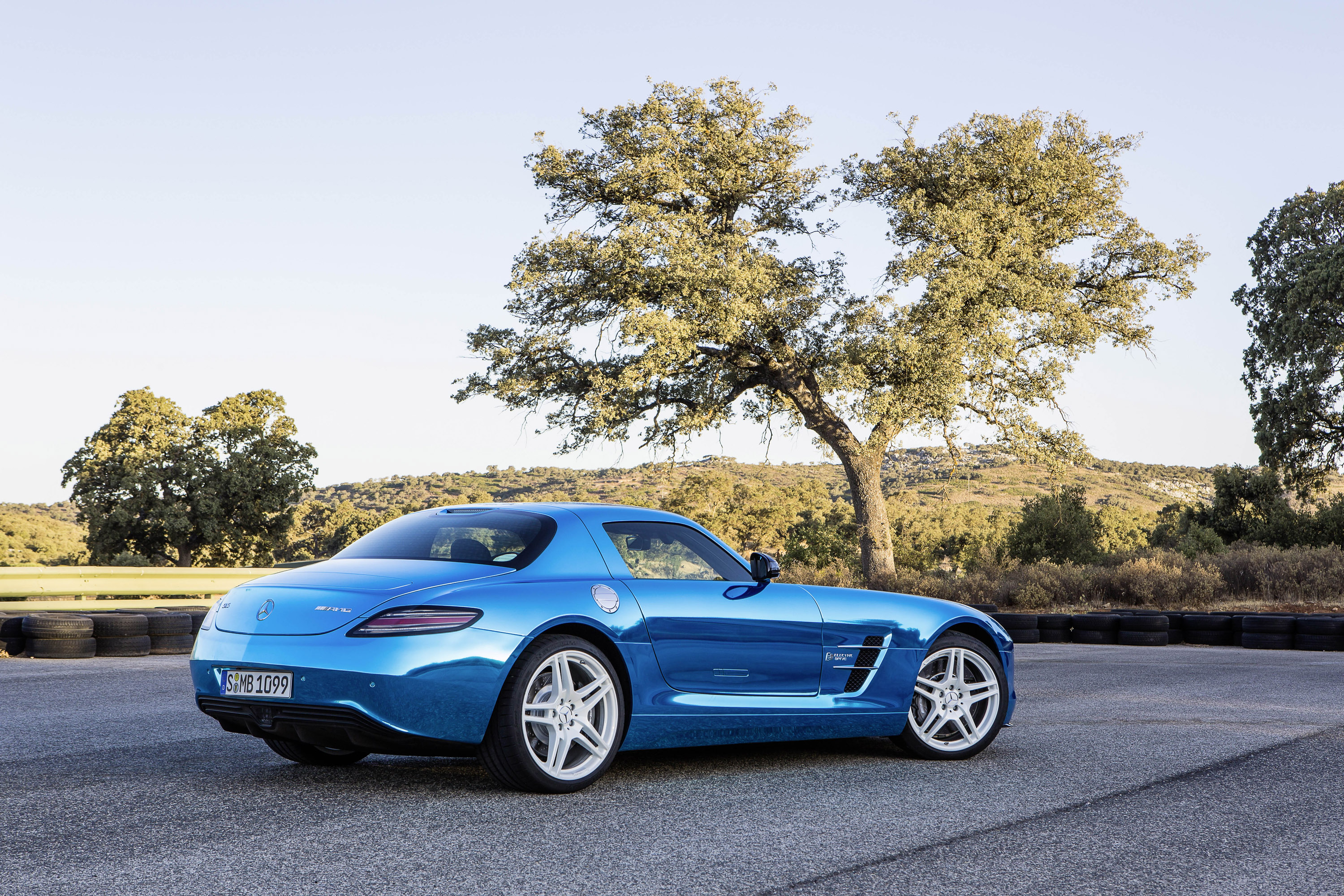 Mercedes-Benz SLS AMG Coupe Electric Drive photo #27