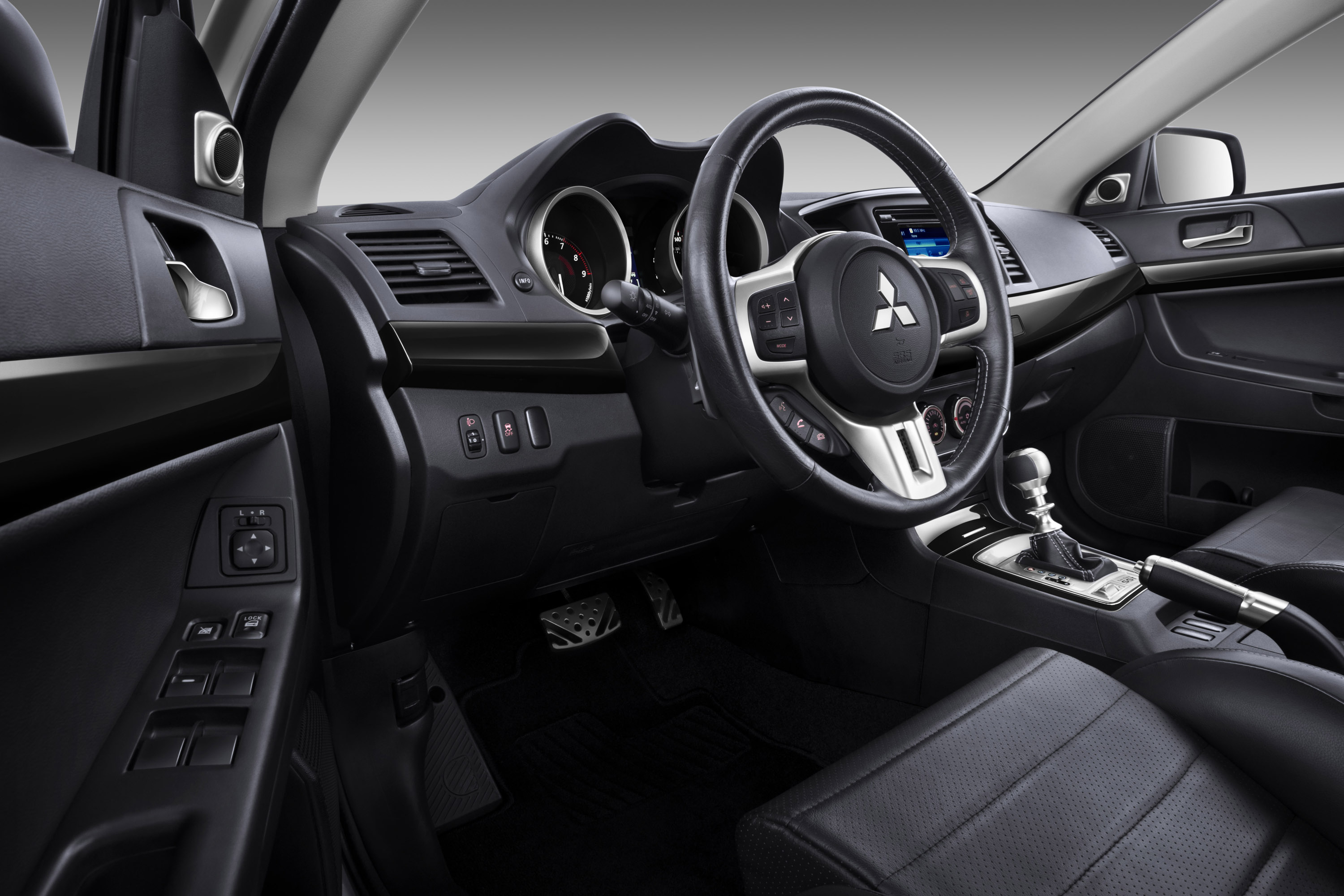 Mitsubishi Lancer Evolution photo #21