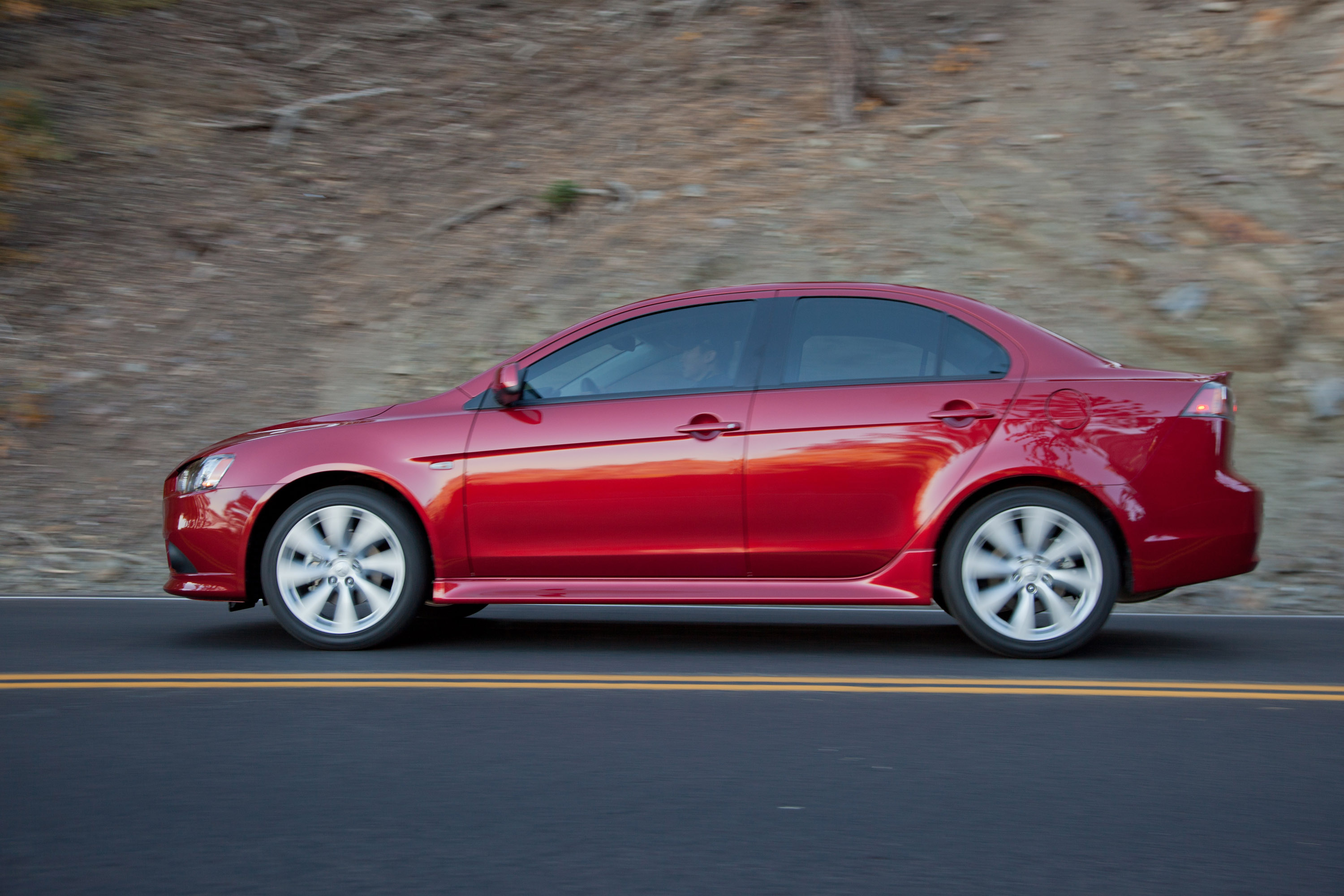 Mitsubishi Lancer photo #6
