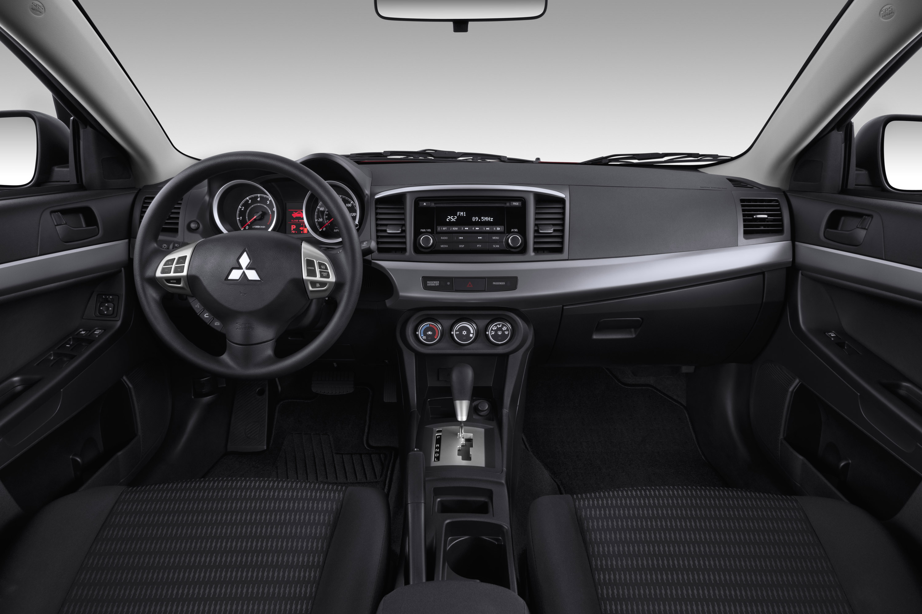 Mitsubishi Lancer photo #7