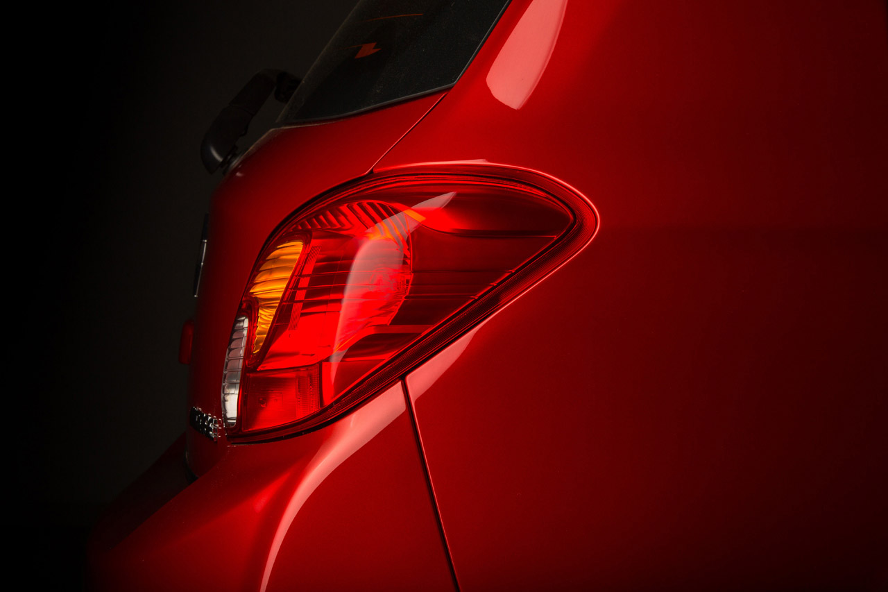 Mitsubishi Mirage photo #21